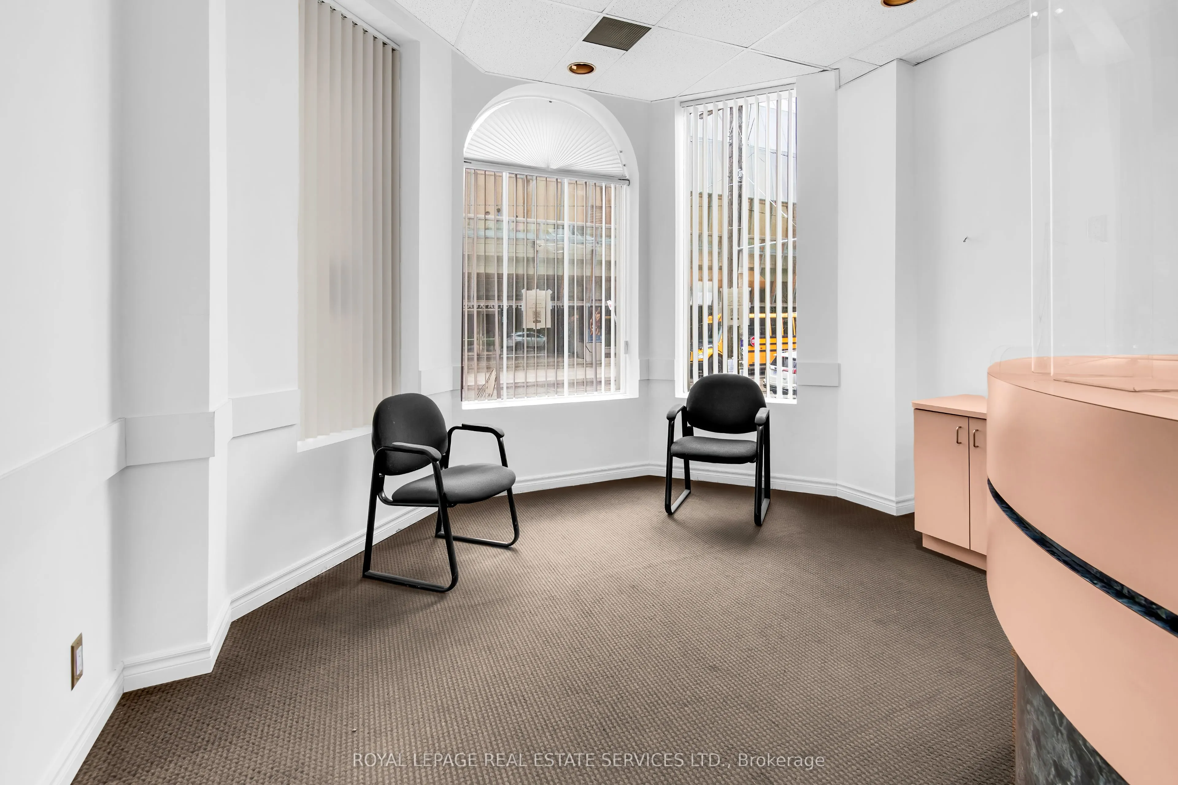 346 Dundas Street W, #Main Floor