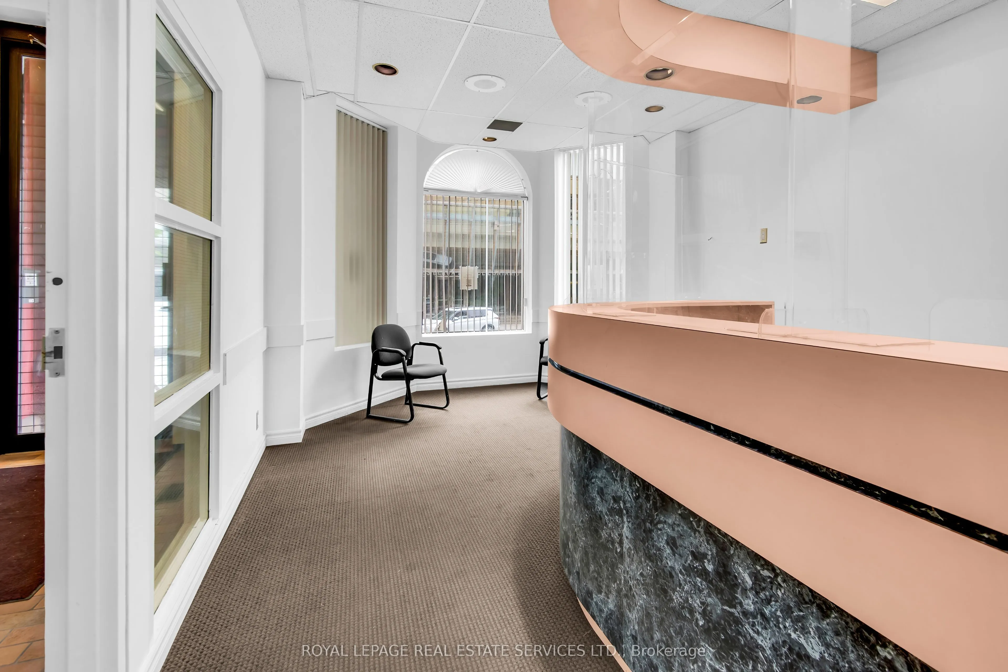 346 Dundas Street W, #Main Floor