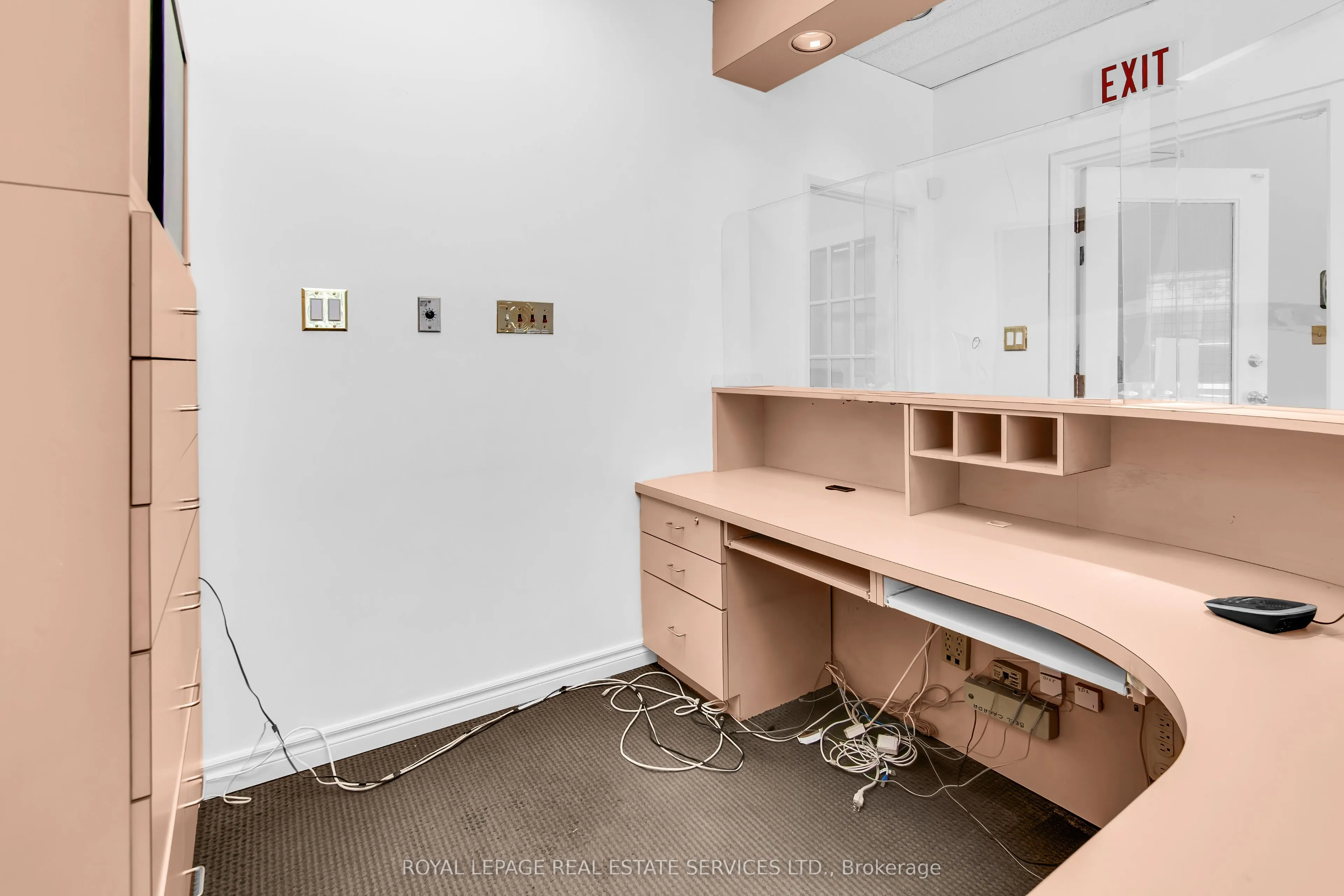 346 Dundas Street W, #Main Floor