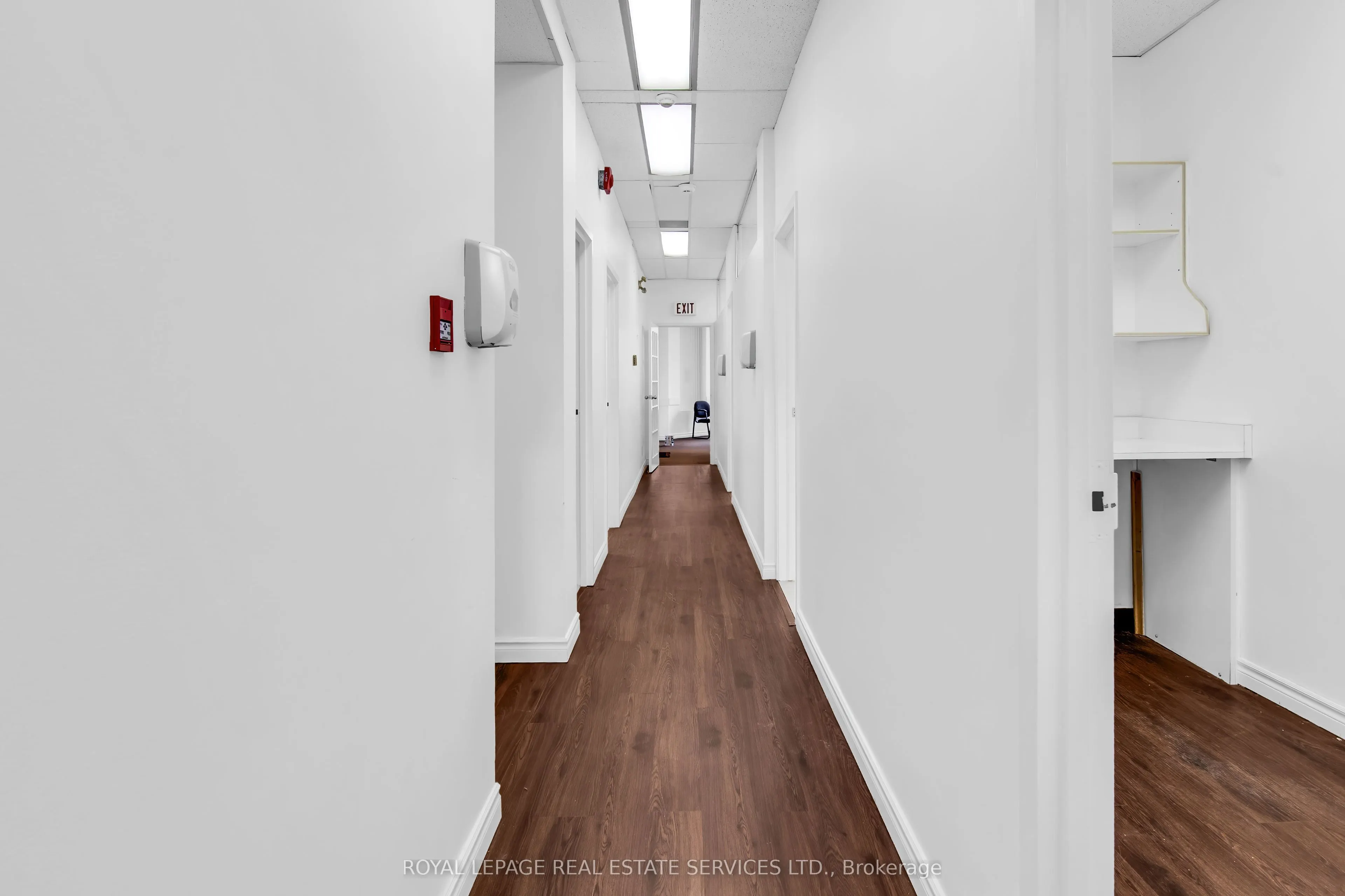 346 Dundas Street W, #Main Floor