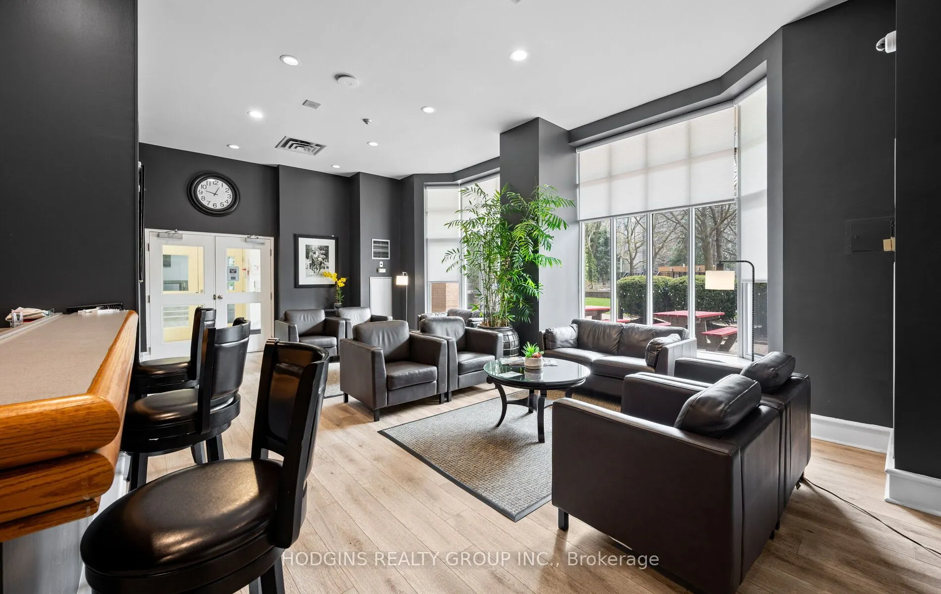 21 Overlea Boulevard, #1904
