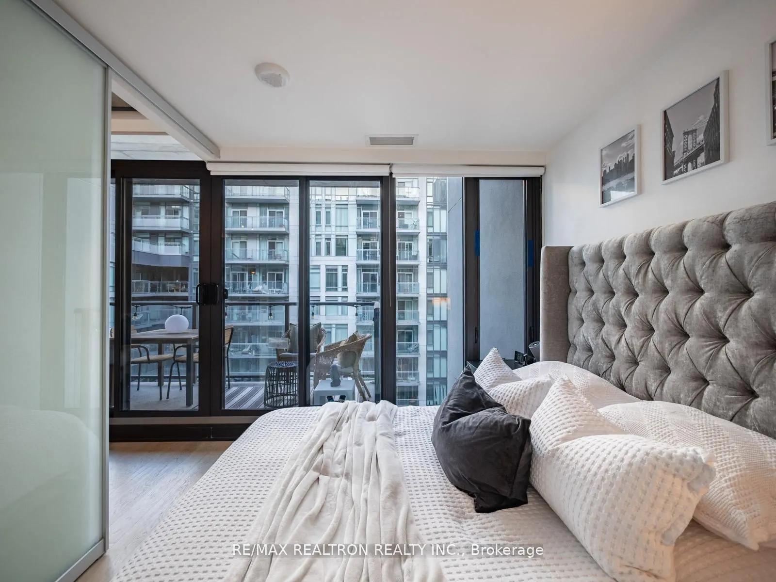 111 Bathurst Street, #1217