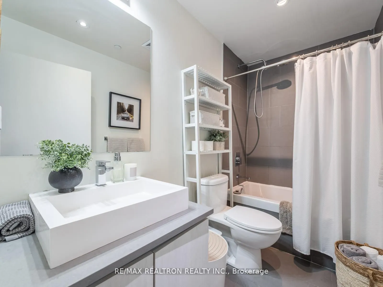 111 Bathurst Street, #1217