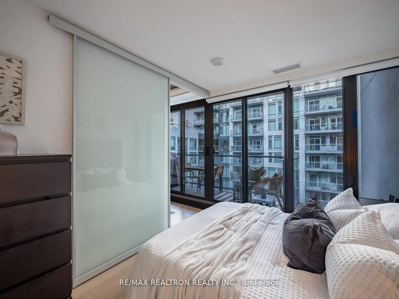 111 Bathurst Street, #1217