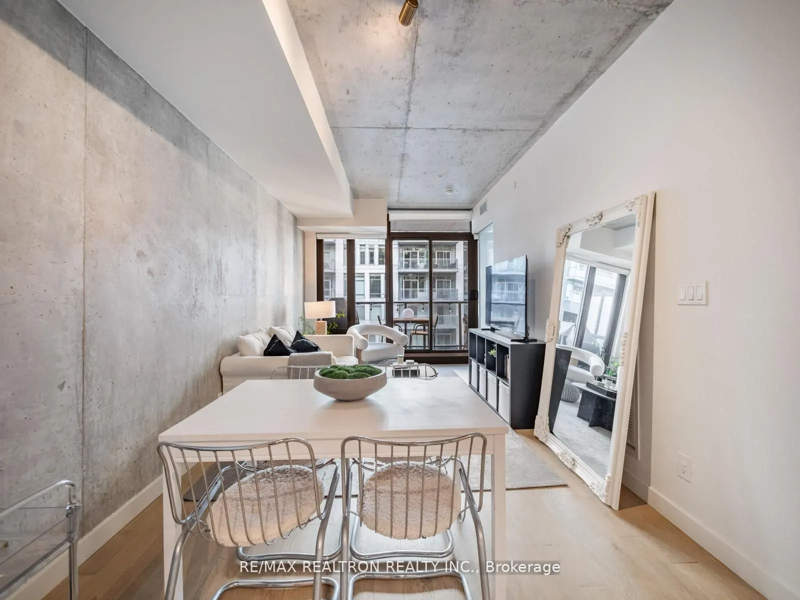 111 Bathurst Street, #1217