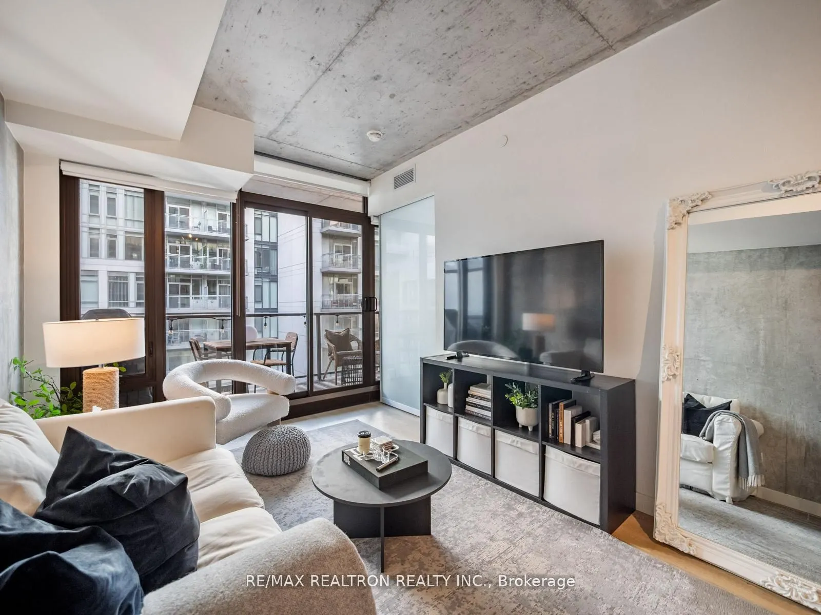 111 Bathurst Street, #1217