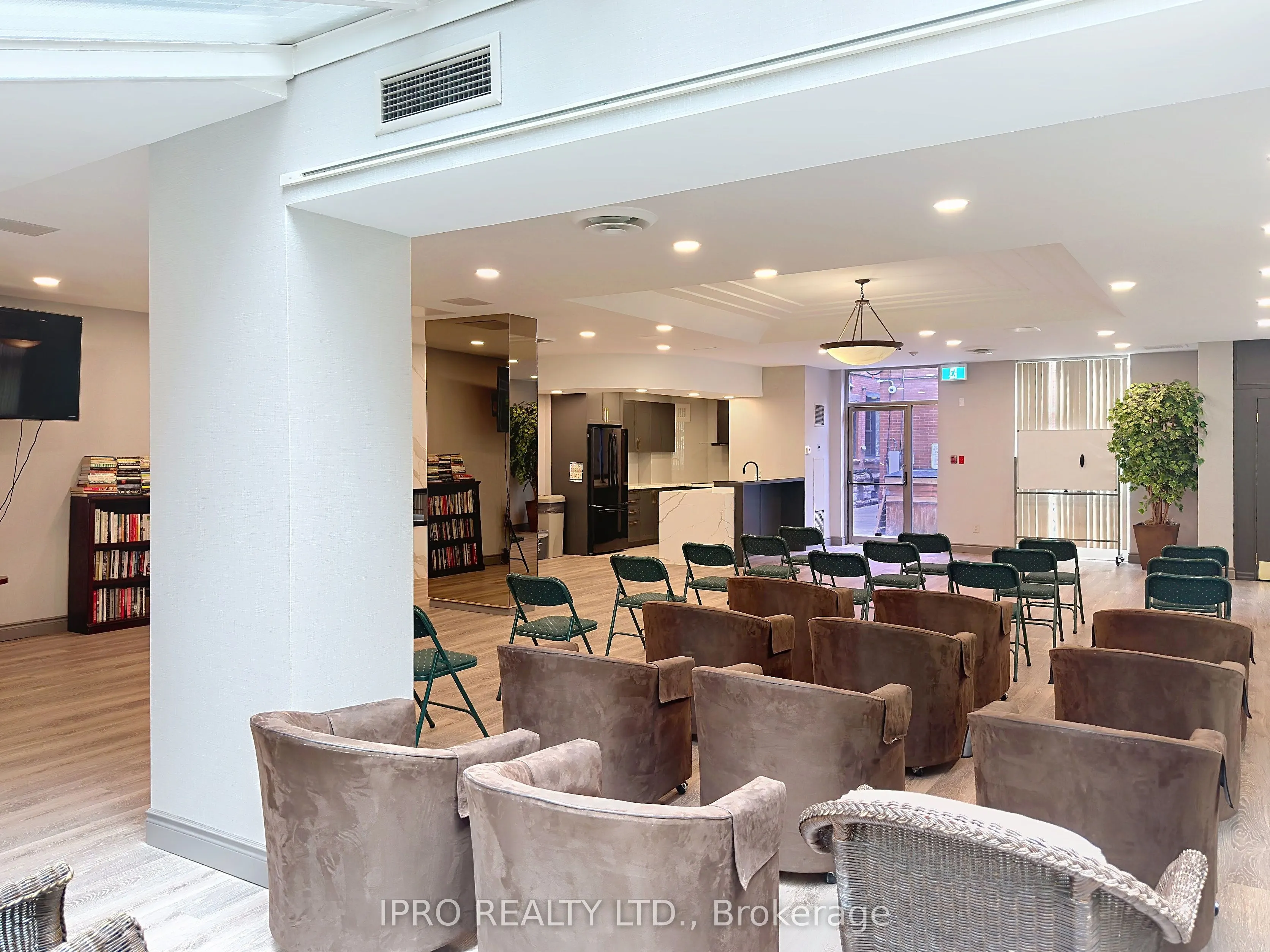 95 Prince Arthur Avenue, ##224