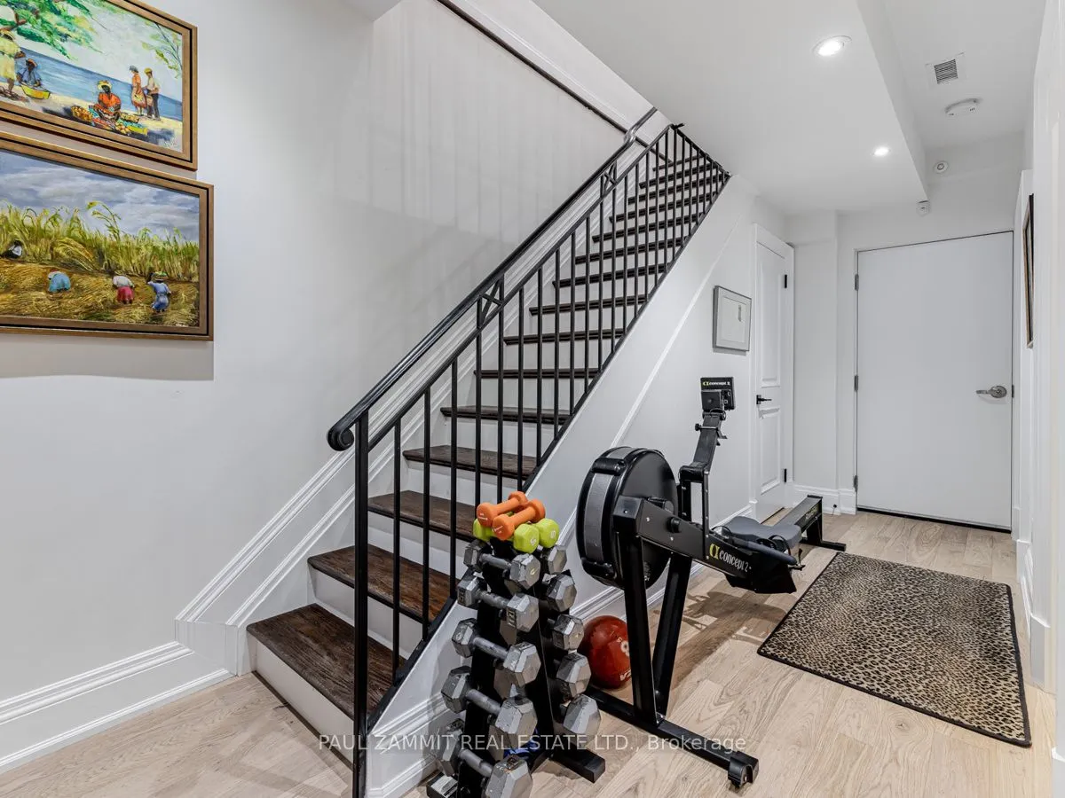 317 Lonsdale Road, #1B