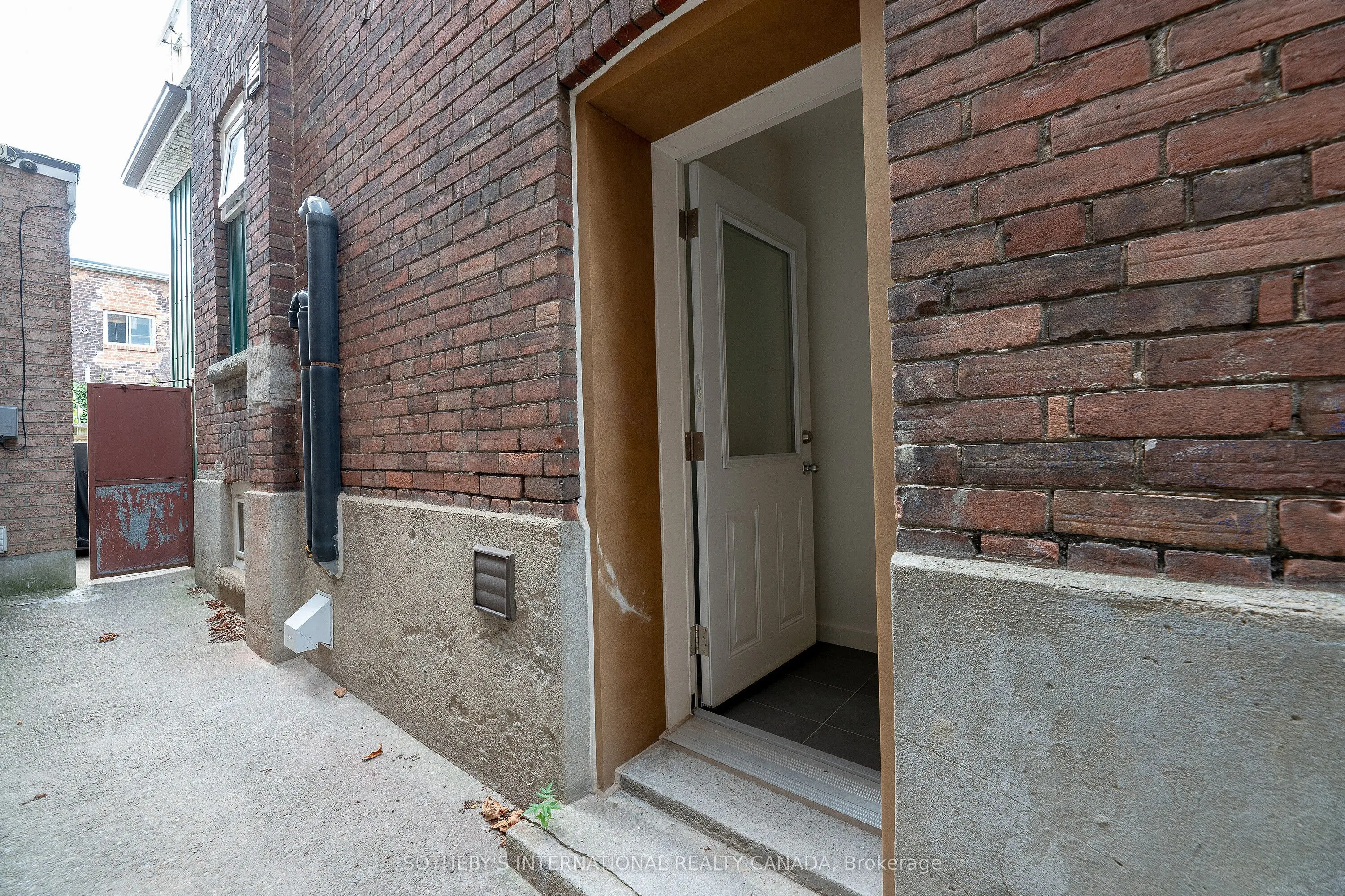 301 Euclid Avenue #Lower