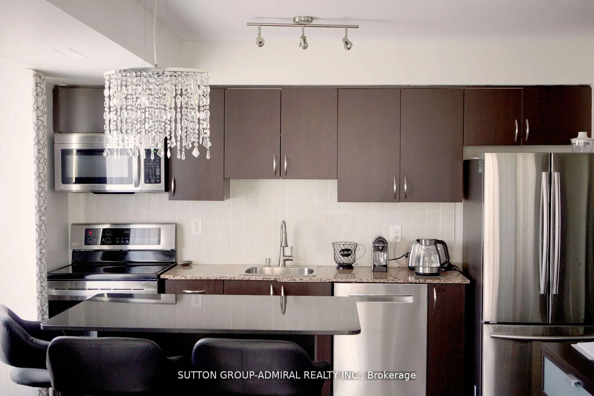 801 Sheppard Avenue, #302