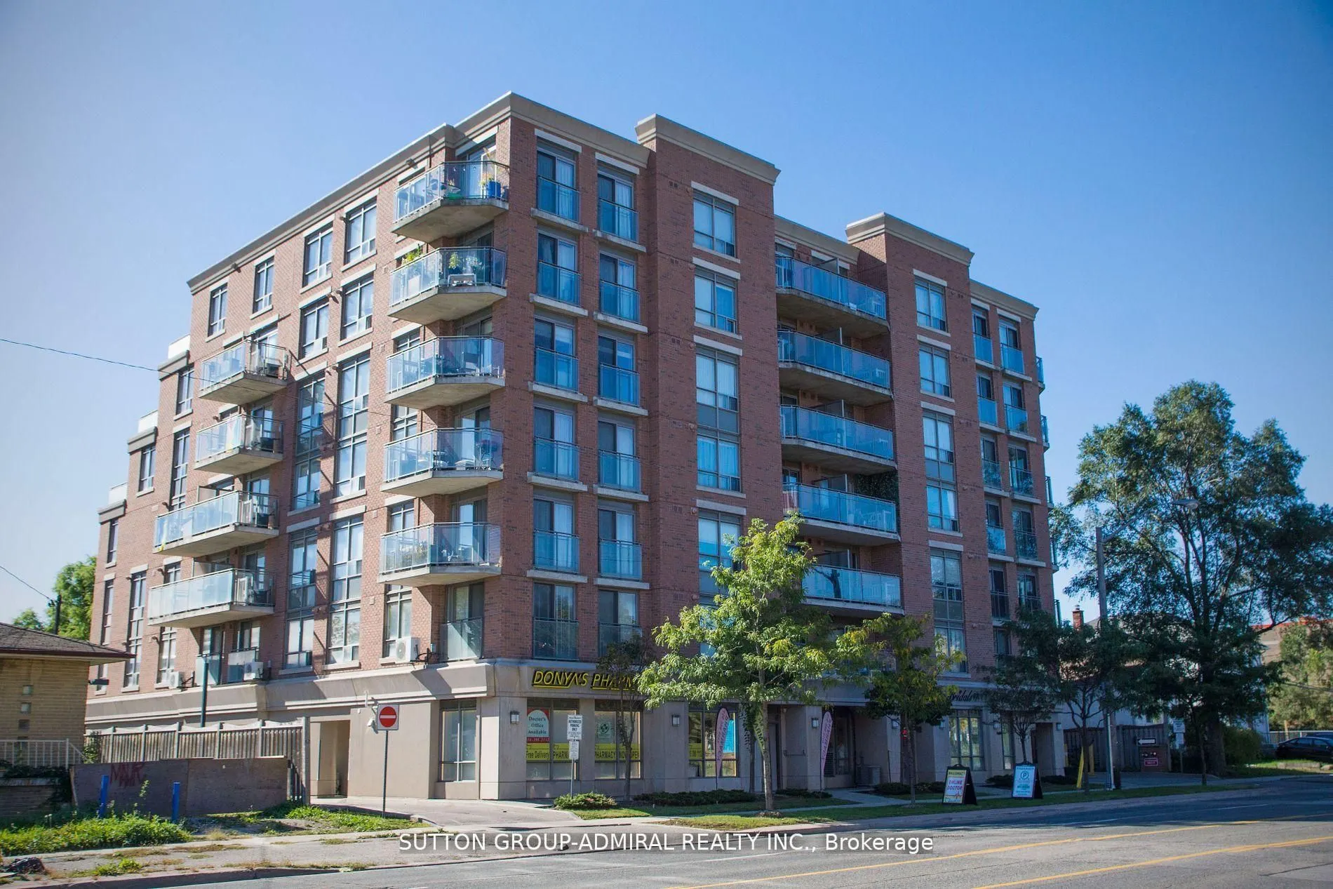 801 Sheppard Avenue, #302