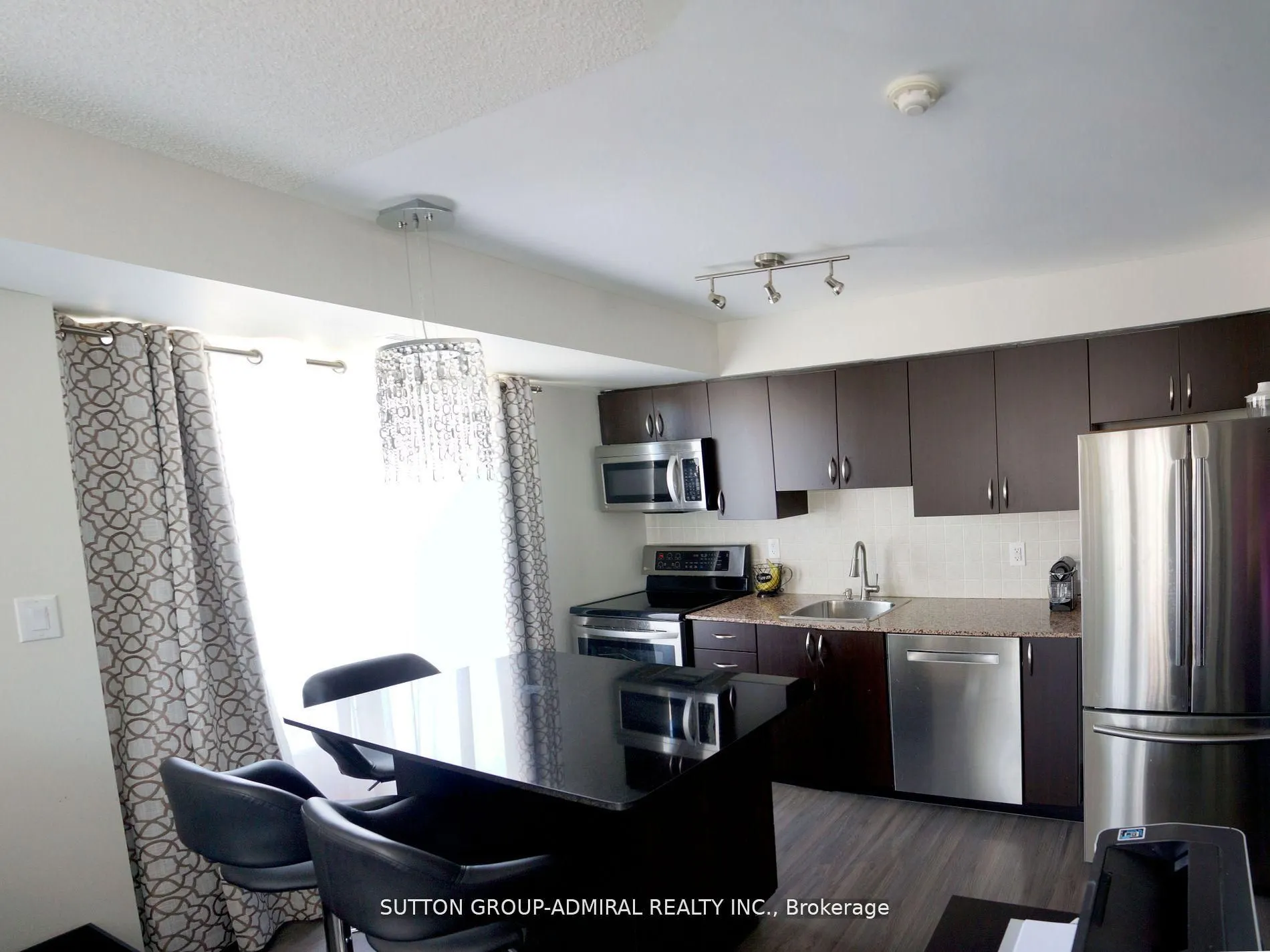 801 Sheppard Avenue, #302