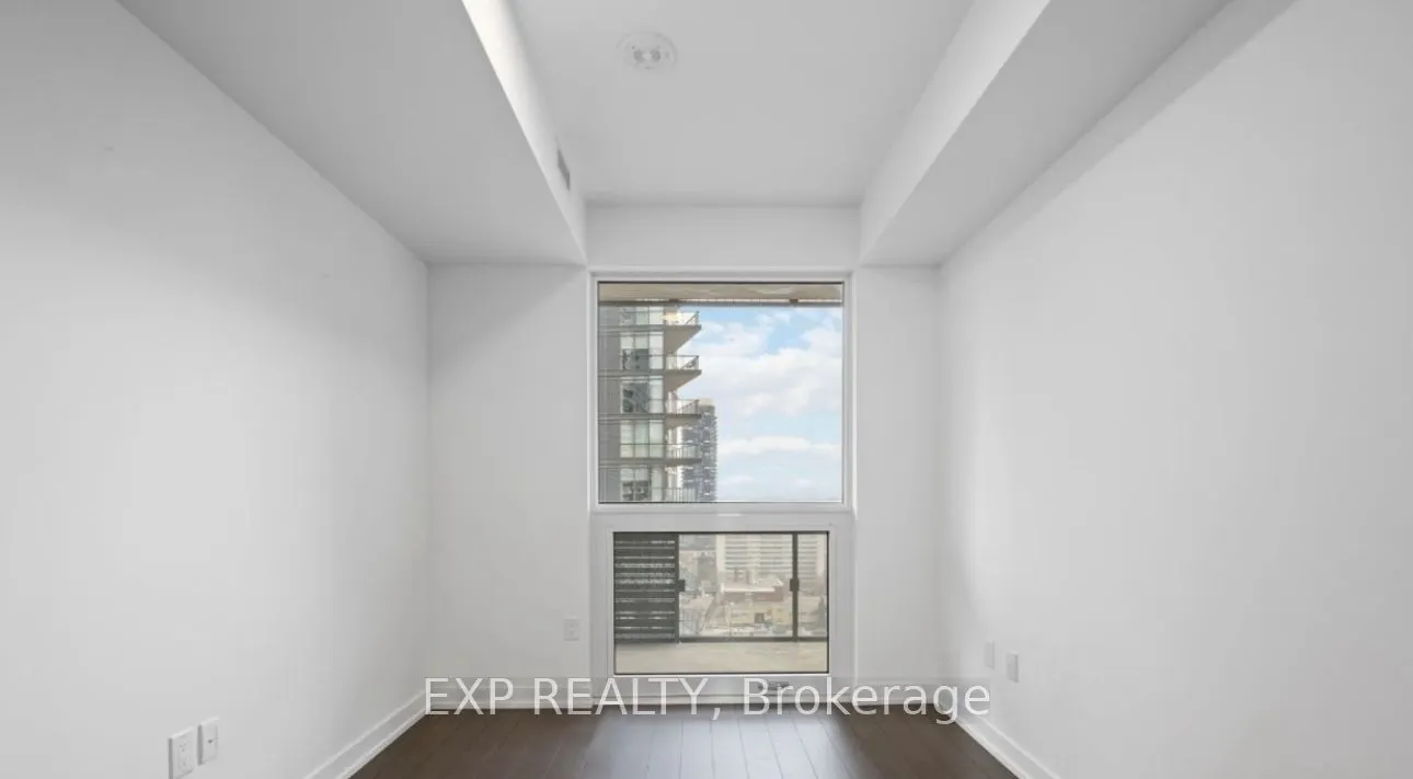 39 Roehampton Avenue, #306