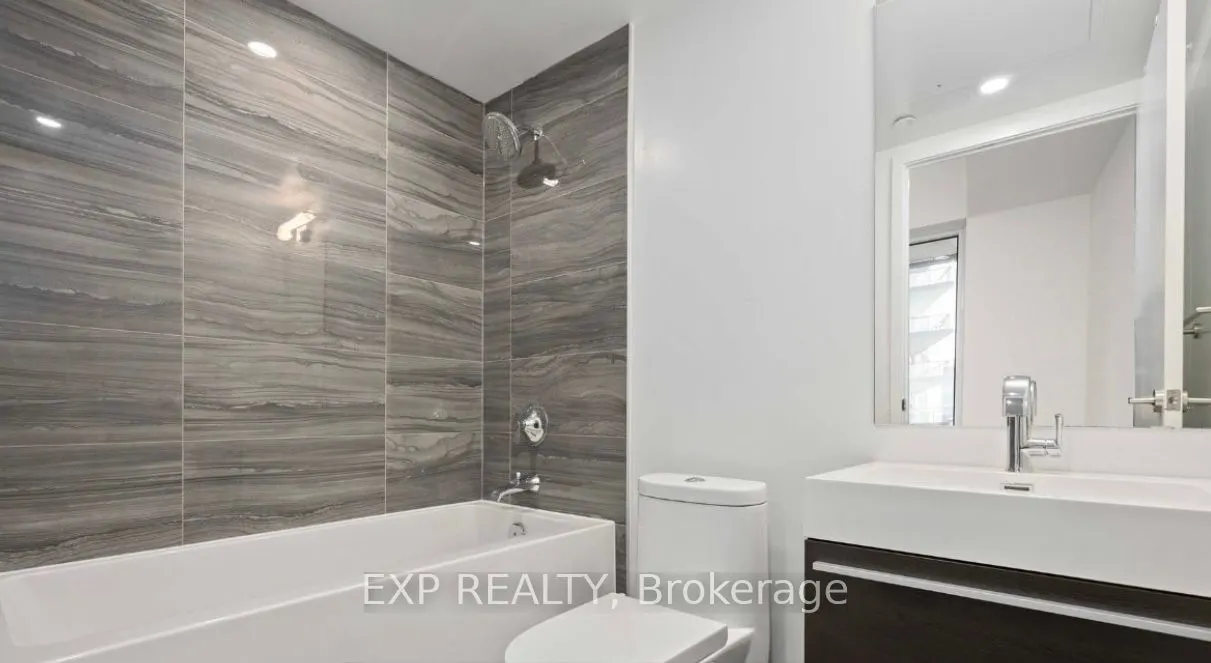 39 Roehampton Avenue, #306