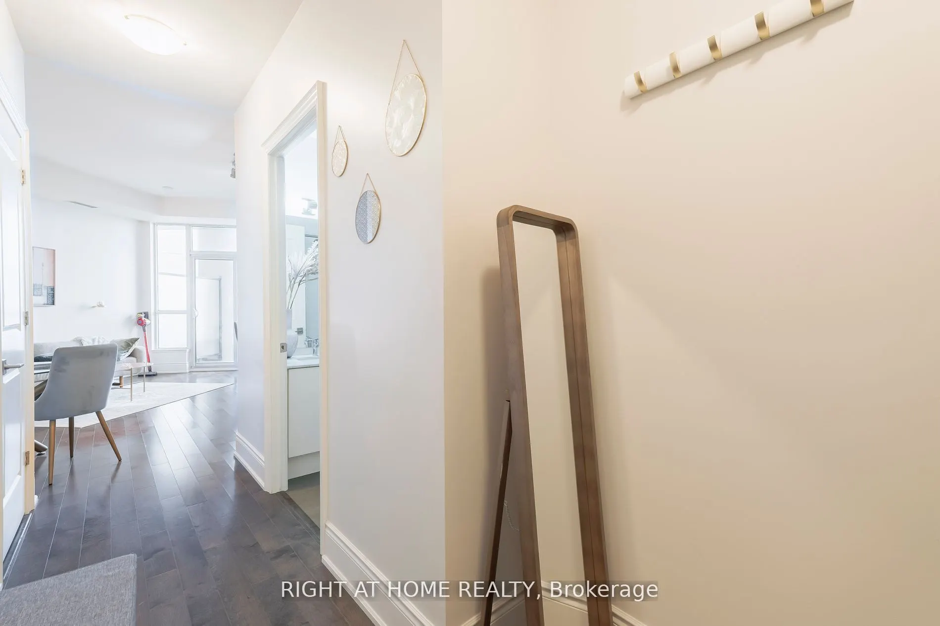 23 Glebe Road W, #918