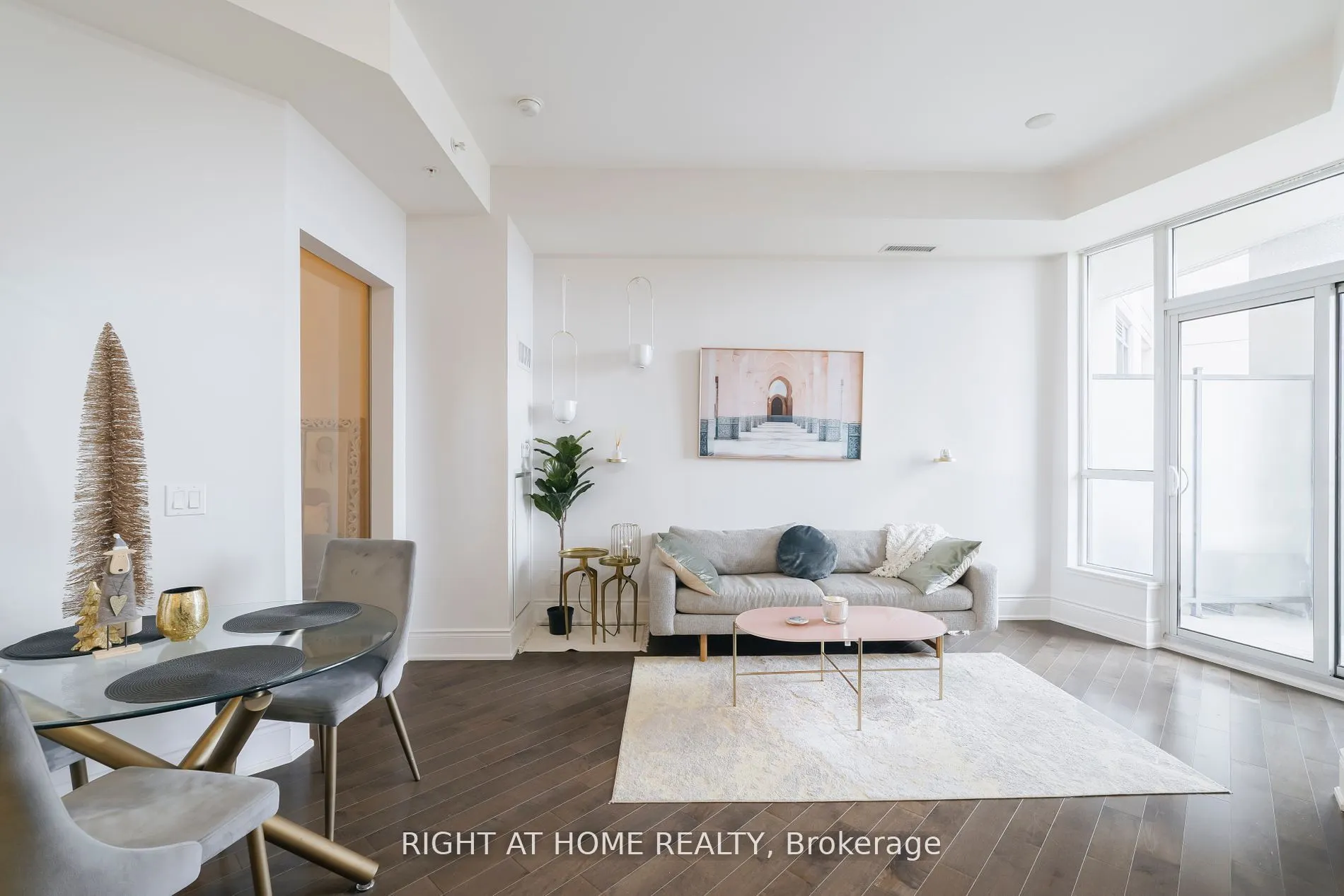 23 Glebe Road W, #918