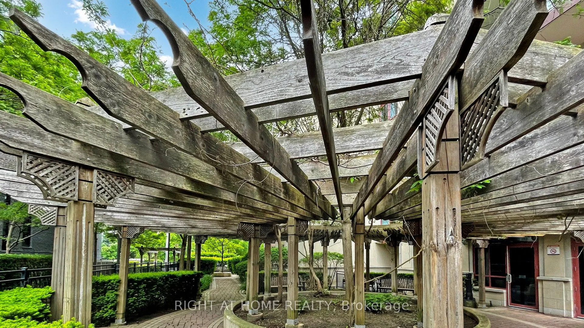 23 Rean Drive, #701