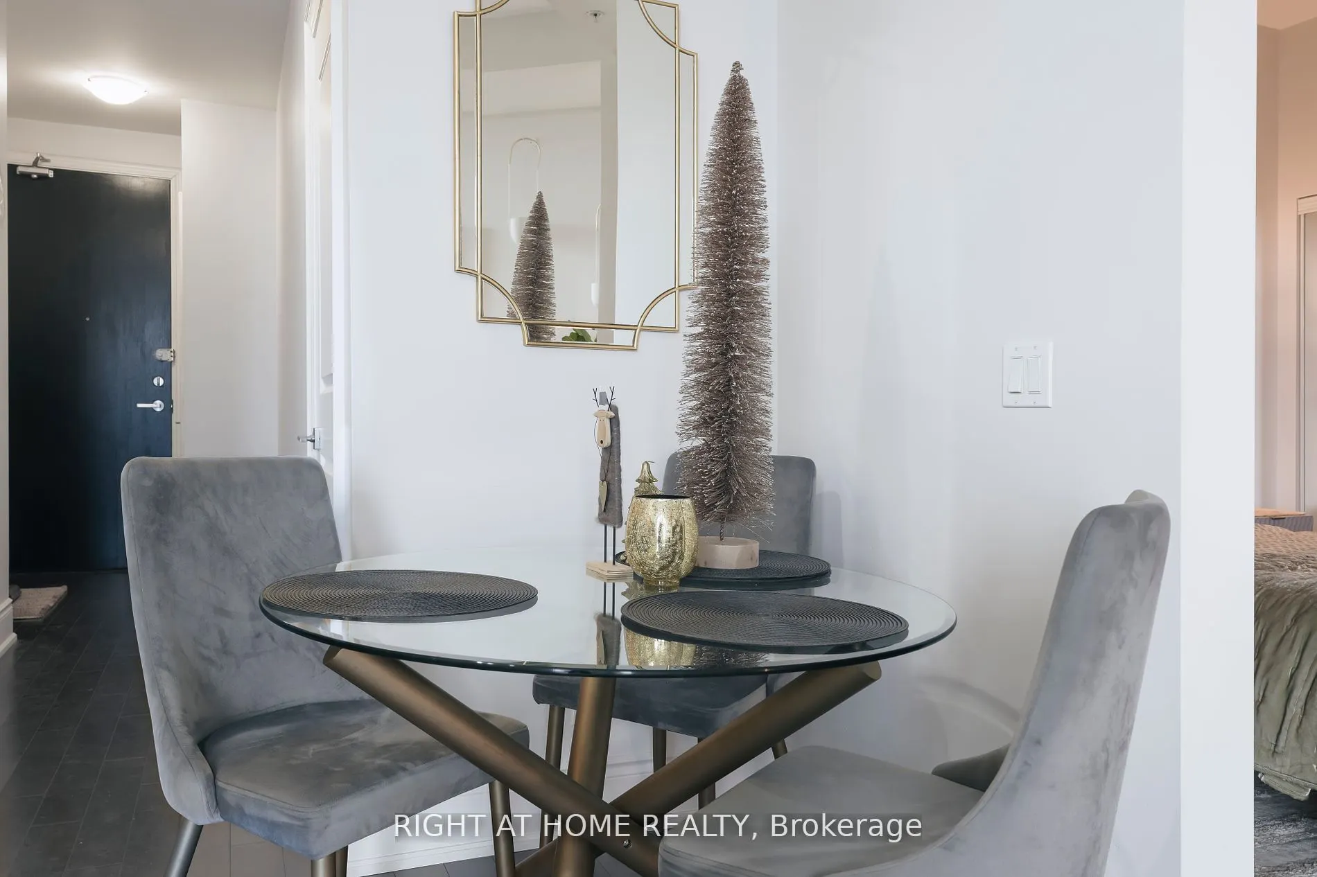 23 Glebe Road W, #918