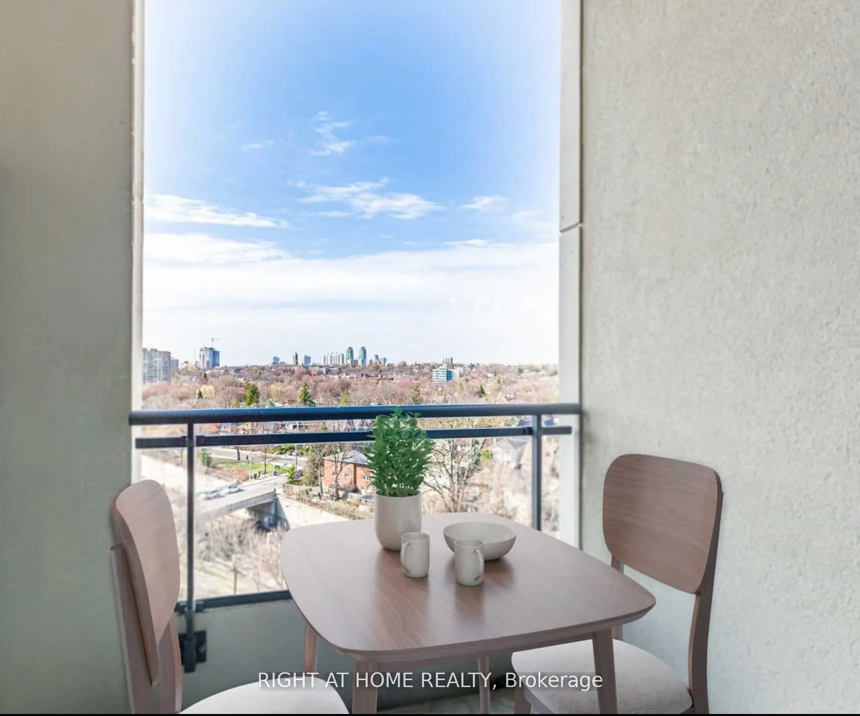 23 Glebe Road W, #918