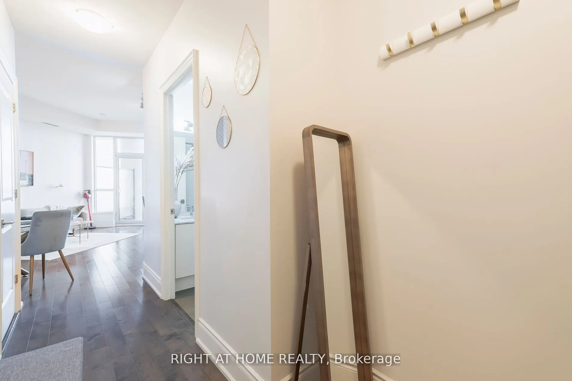 23 Glebe Road W, #918