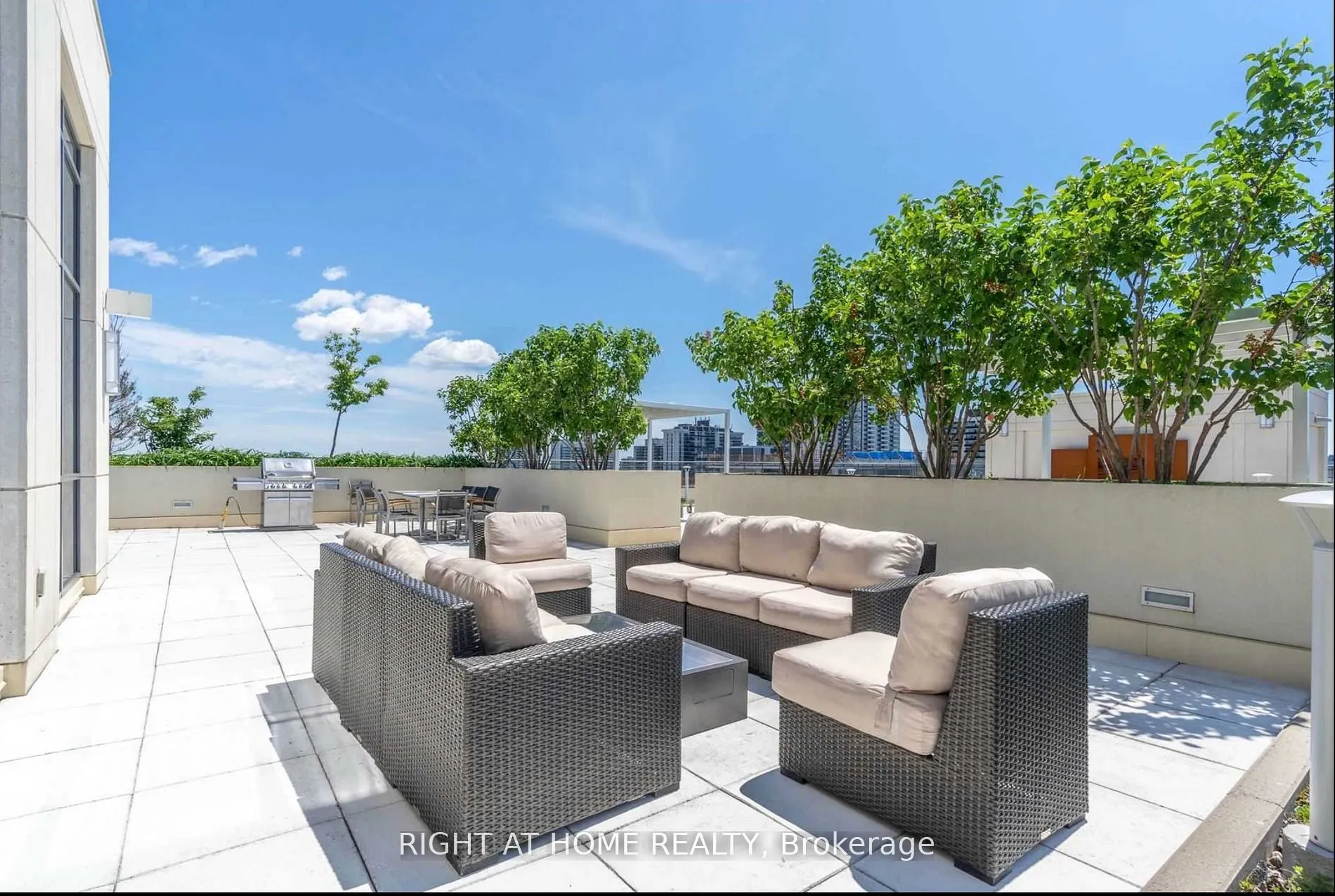 23 Glebe Road W, #918