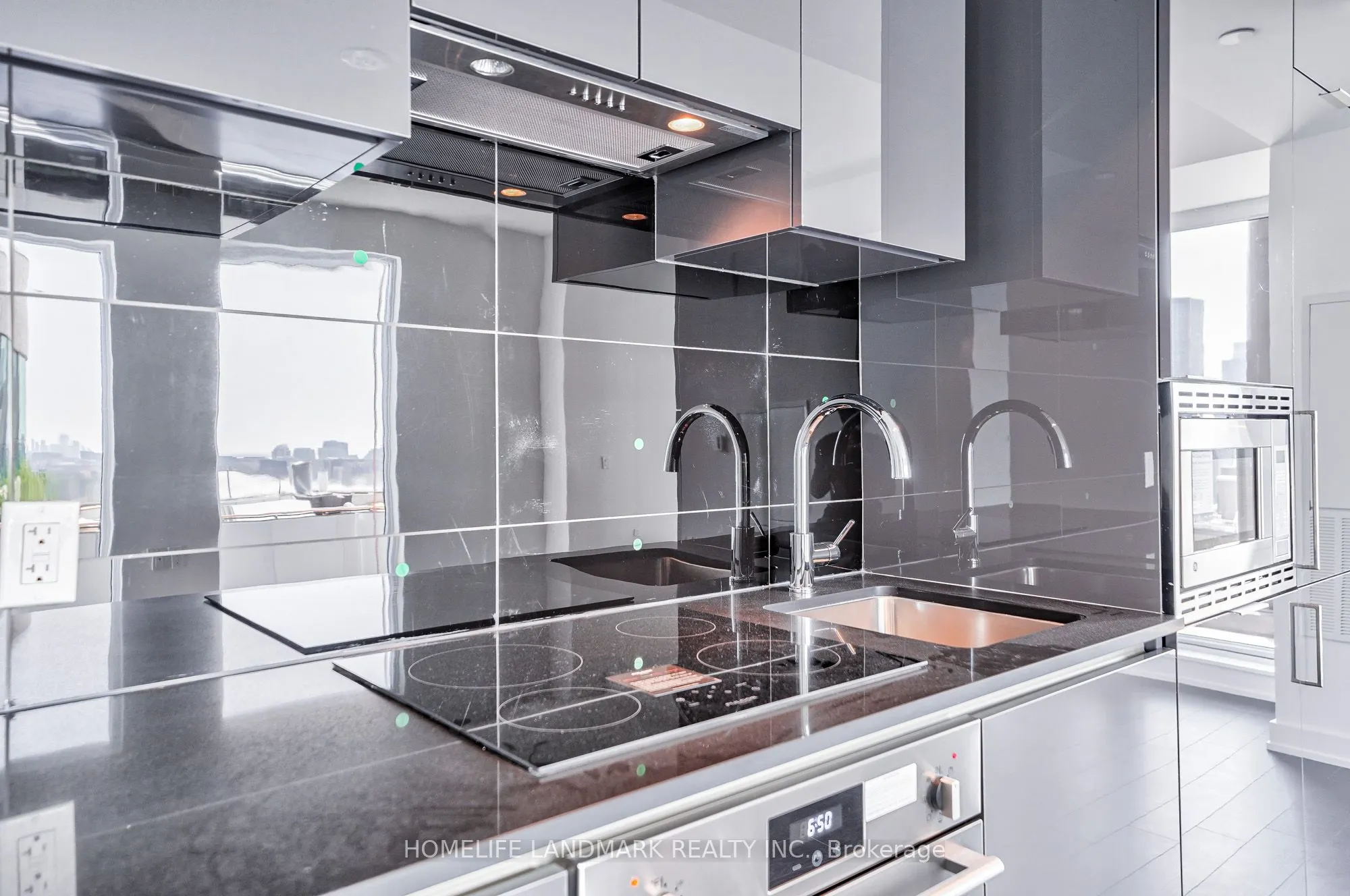 238 Simcoe Street, #1908