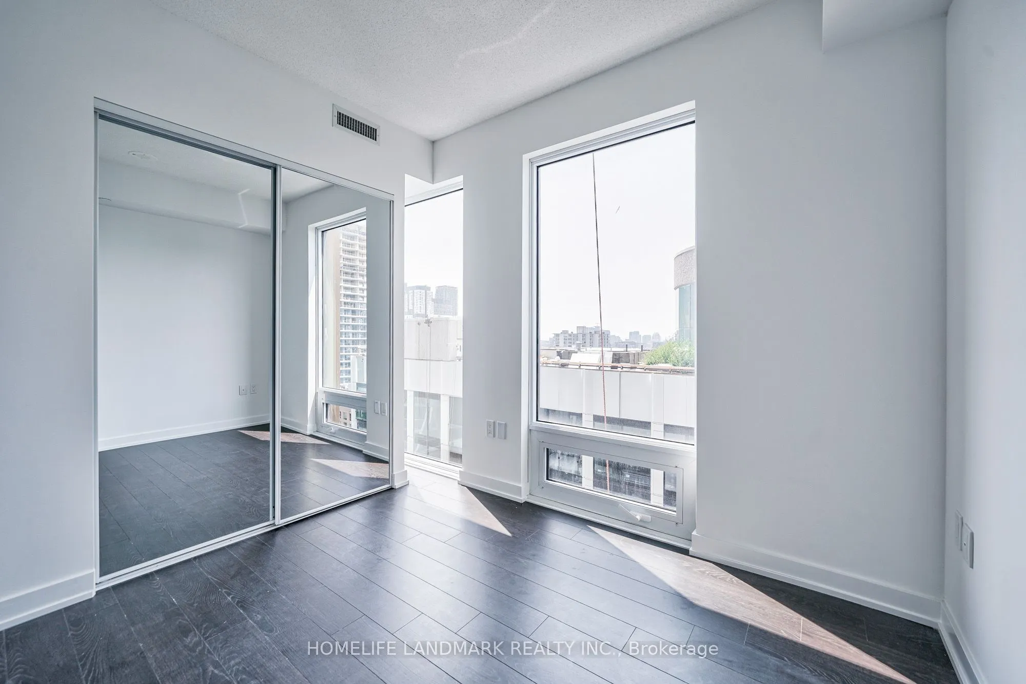 238 Simcoe Street, #1908