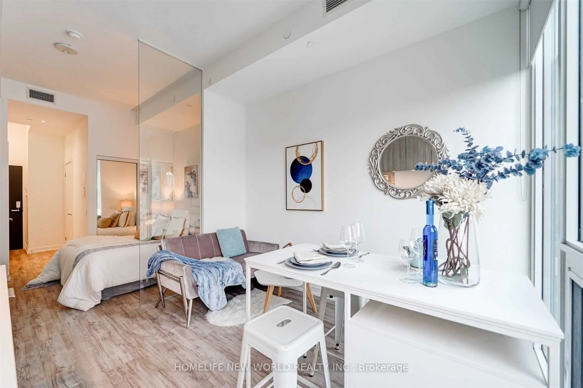 77 Shuter Street, #909