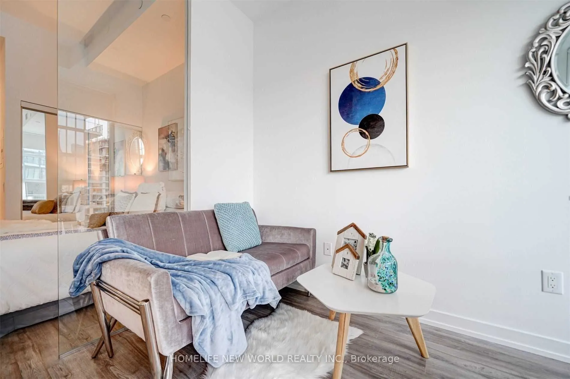 77 Shuter Street, #909