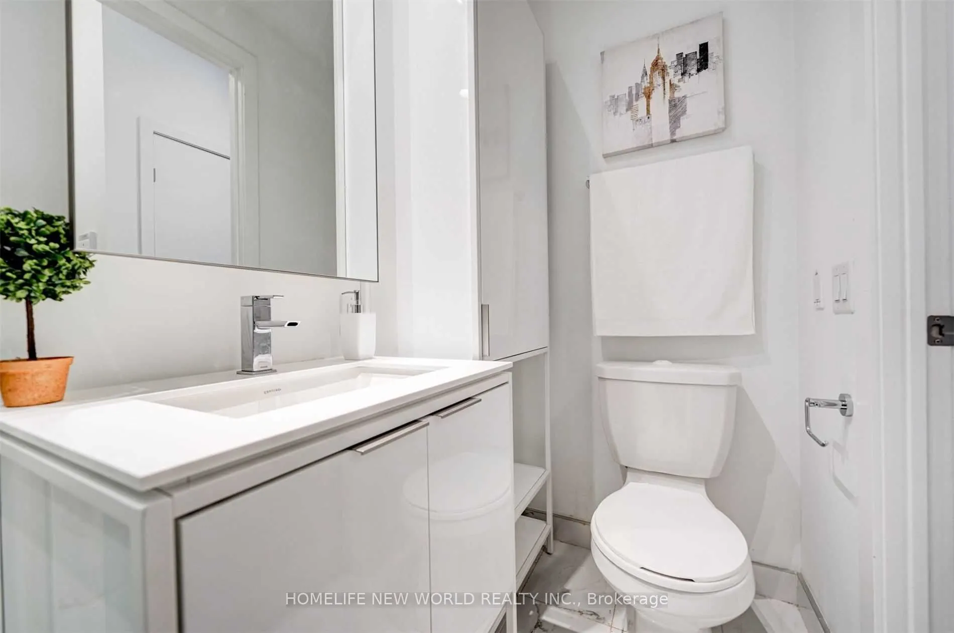 77 Shuter Street, #909