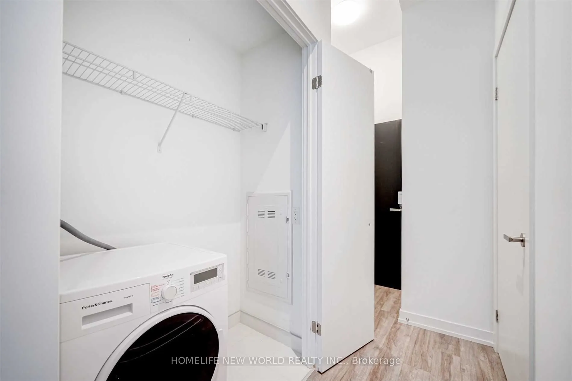 77 Shuter Street, #909