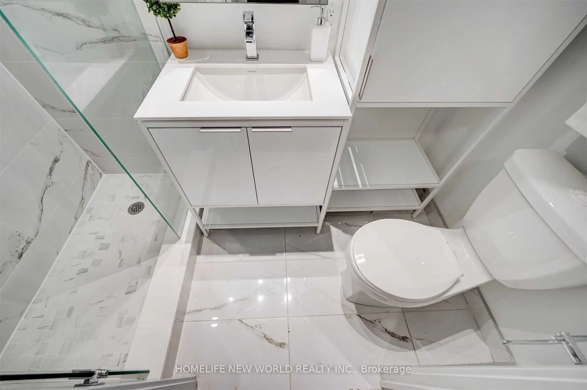 77 Shuter Street, #909
