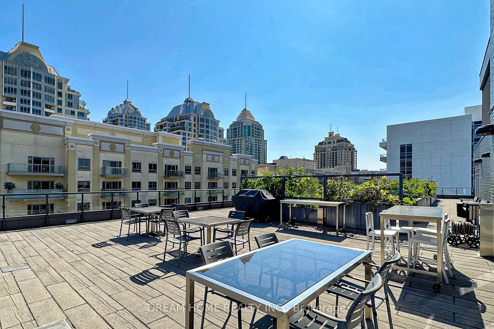 18 Rean Drive, #301