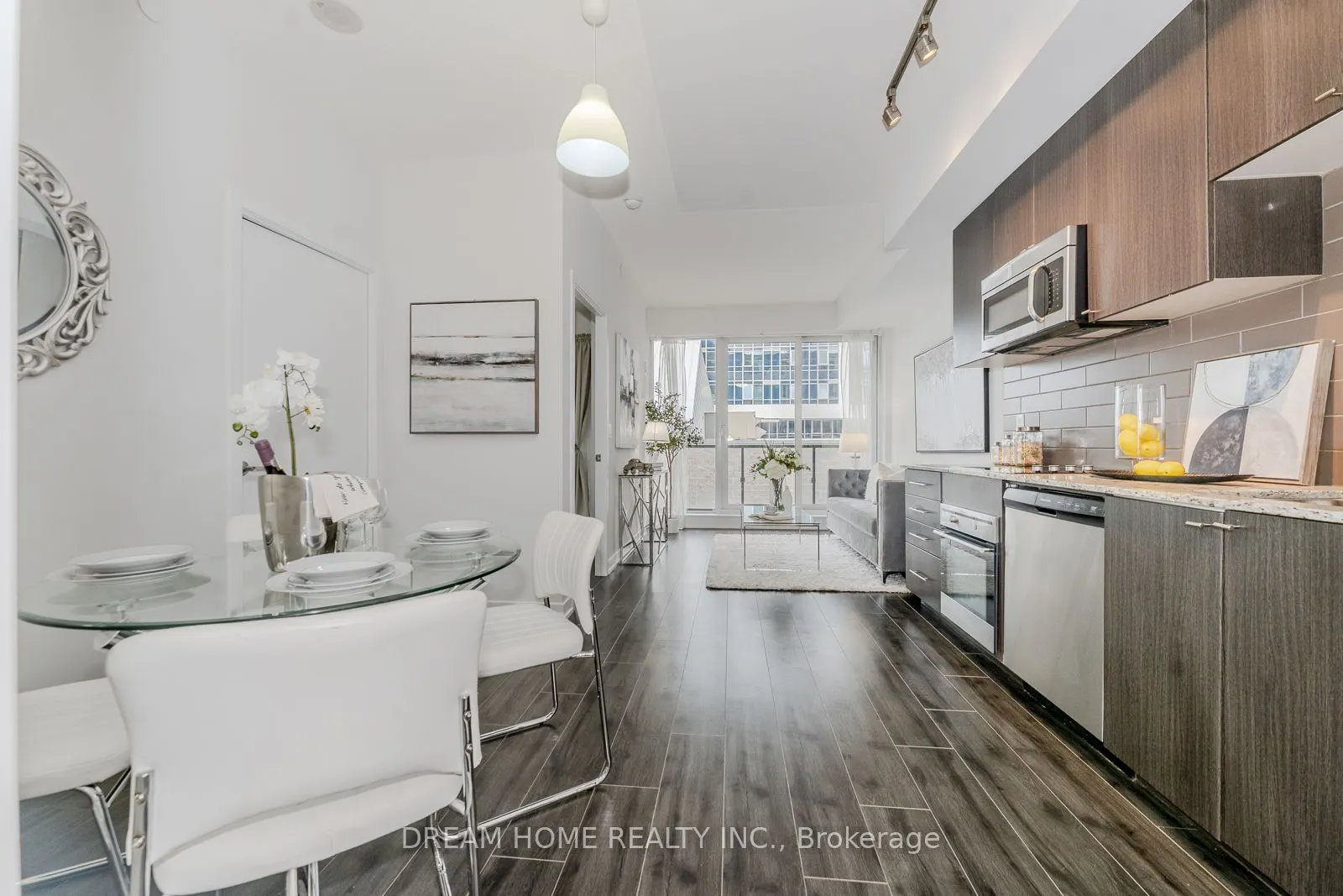 18 Rean Drive, #301