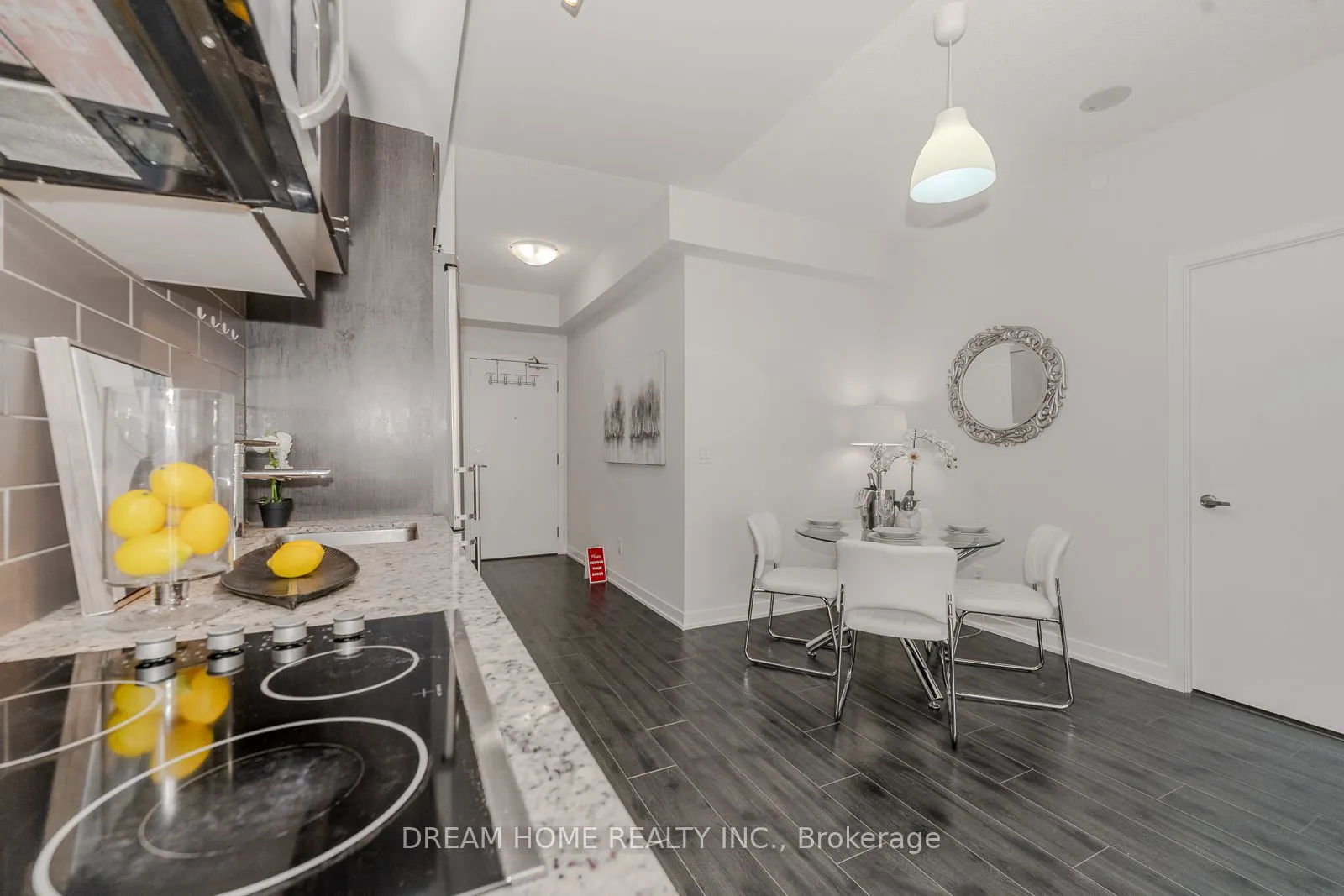 18 Rean Drive, #301