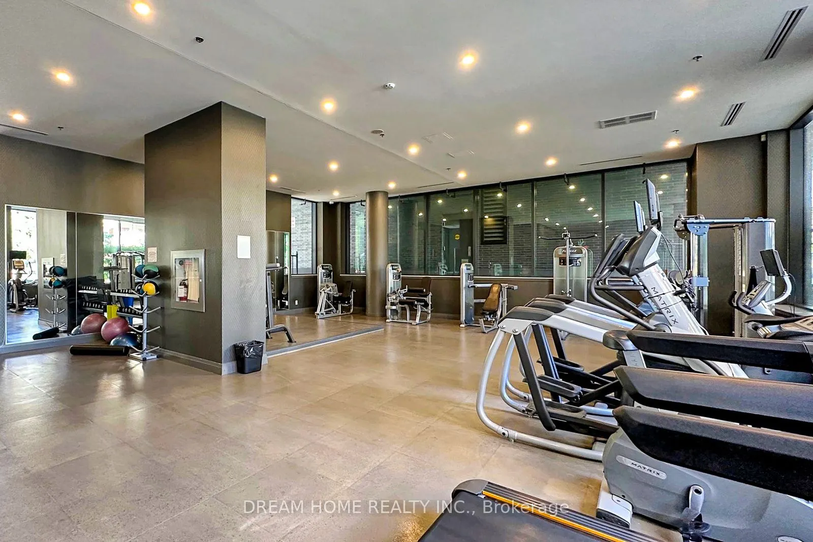 18 Rean Drive, #301