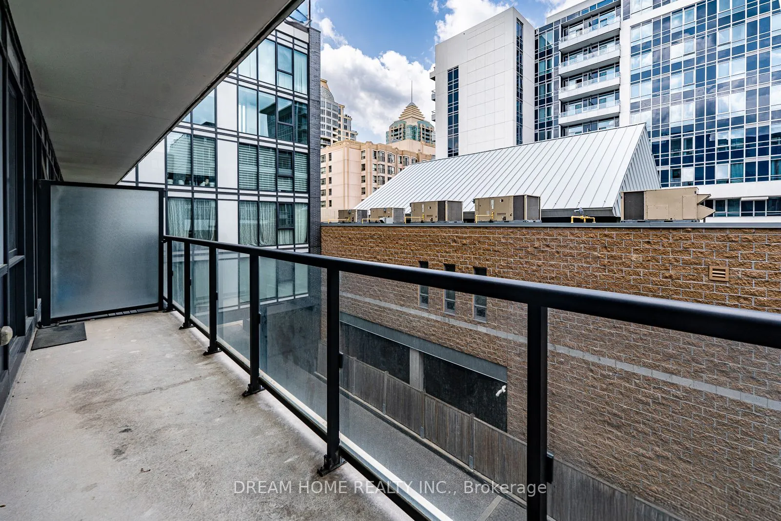 18 Rean Drive, #301