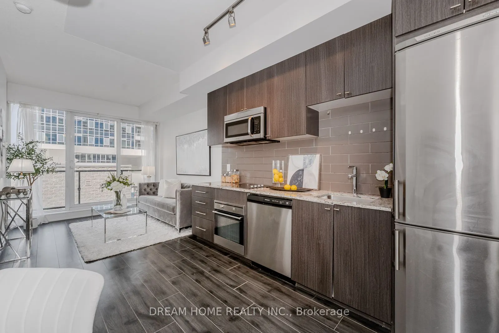 18 Rean Drive, #301