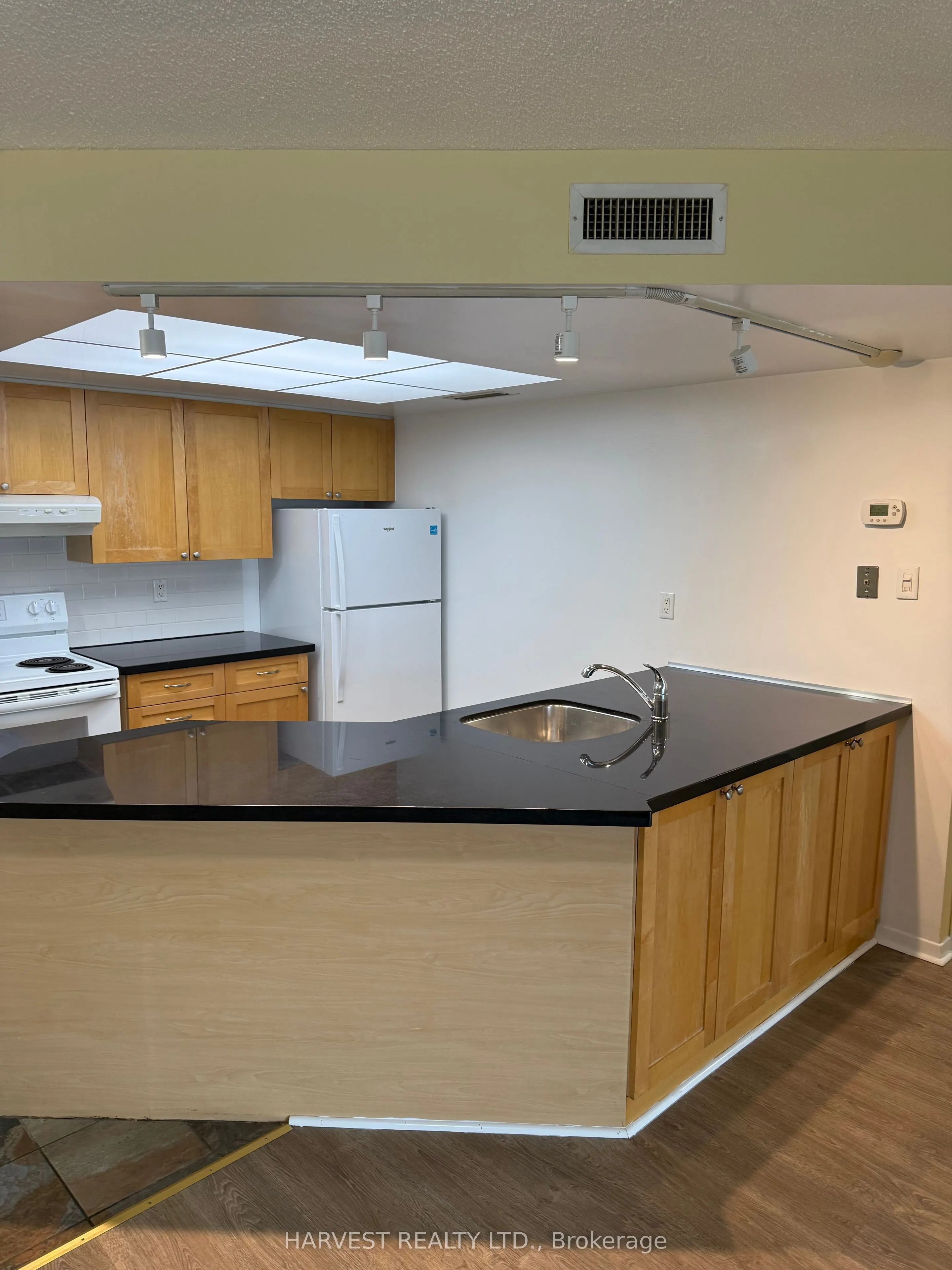 1001 Bay Street, #1715
