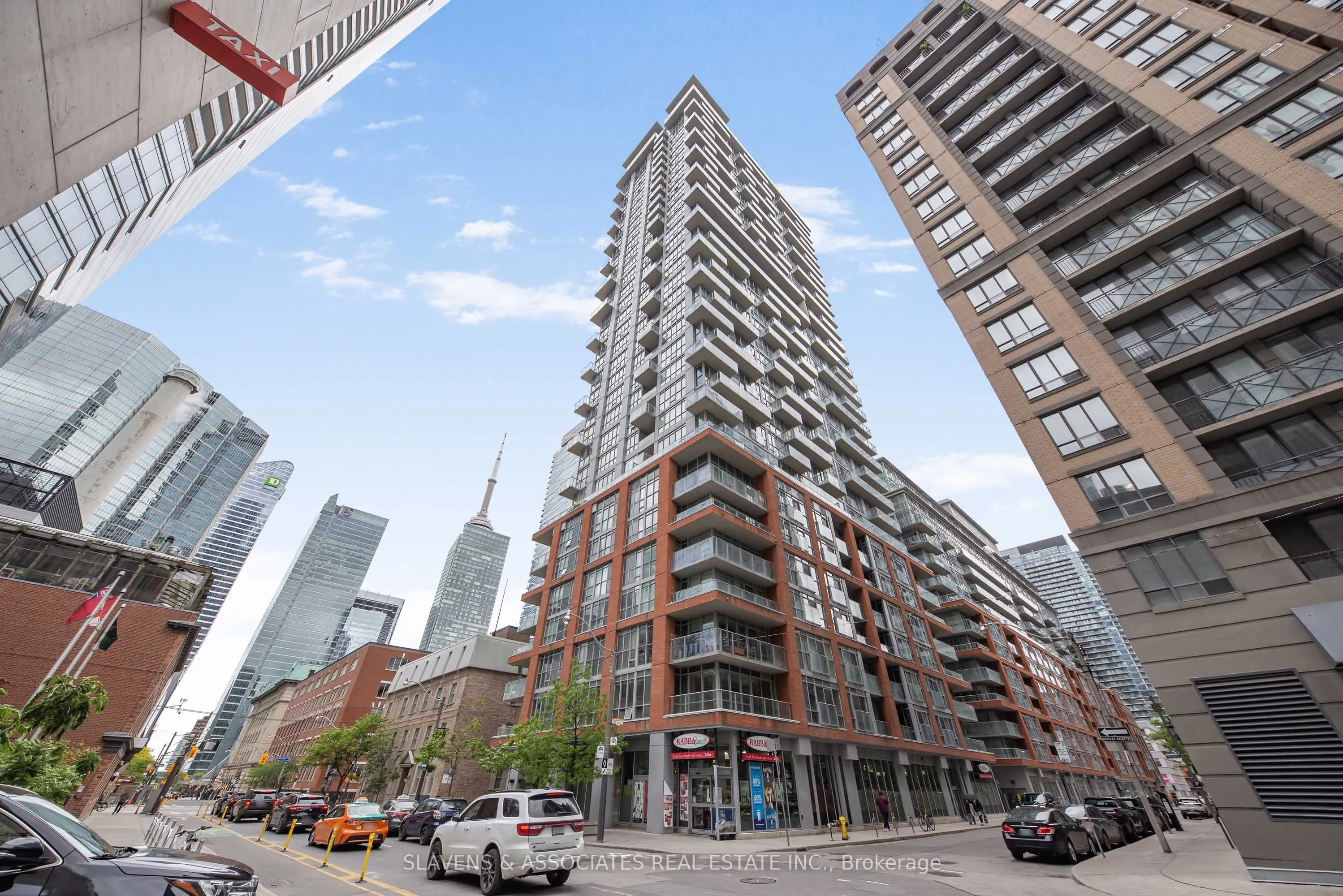 126 Simcoe Street, #1407