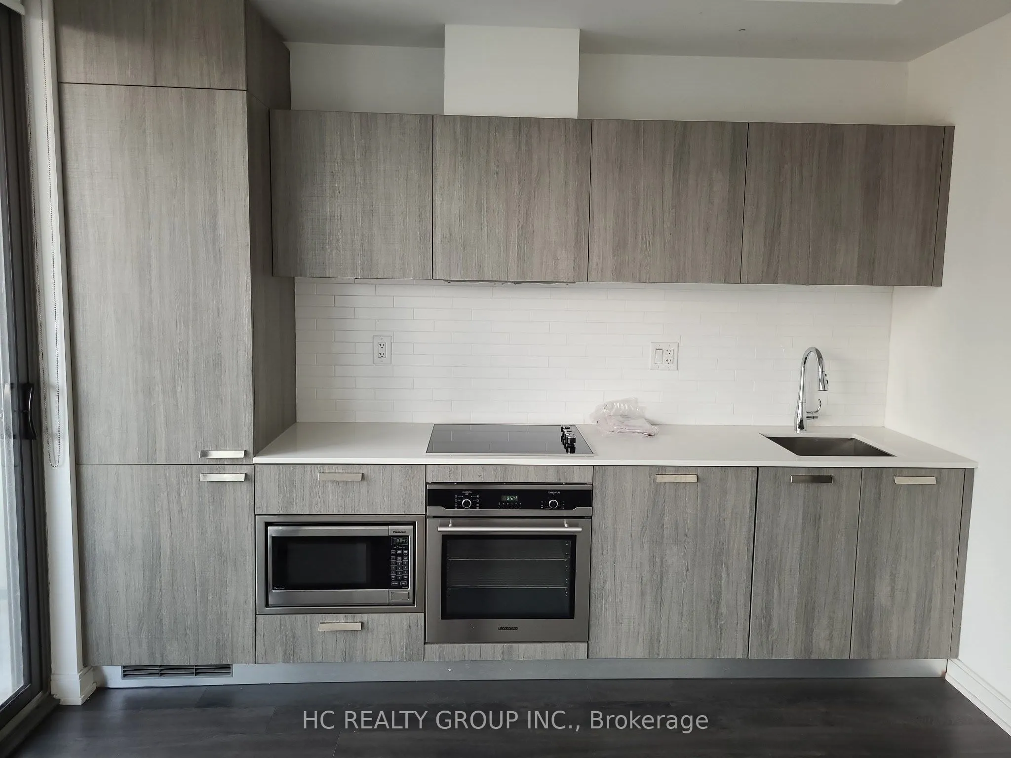 50 Charles Street E, #1613