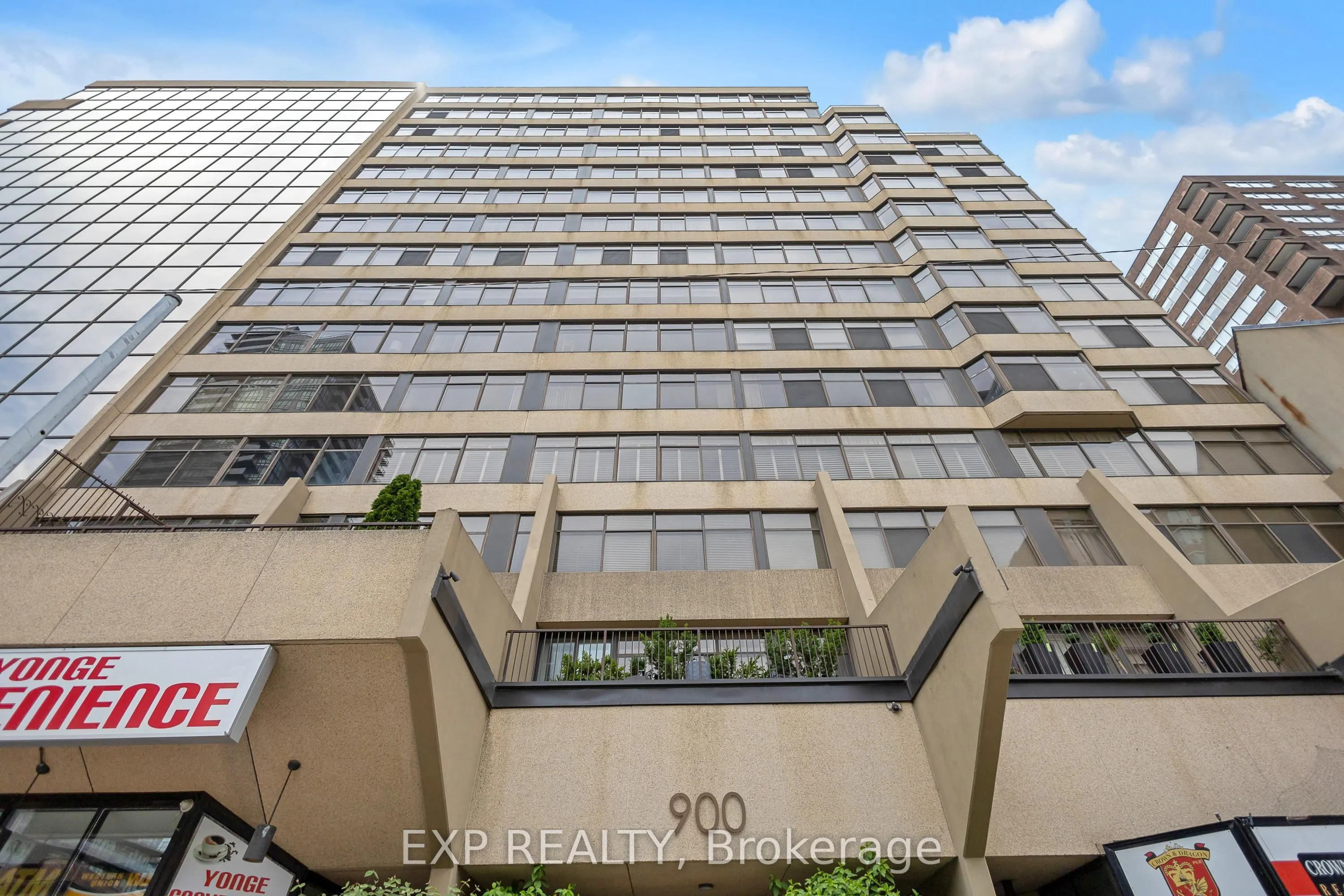 900 Yonge Street, #601