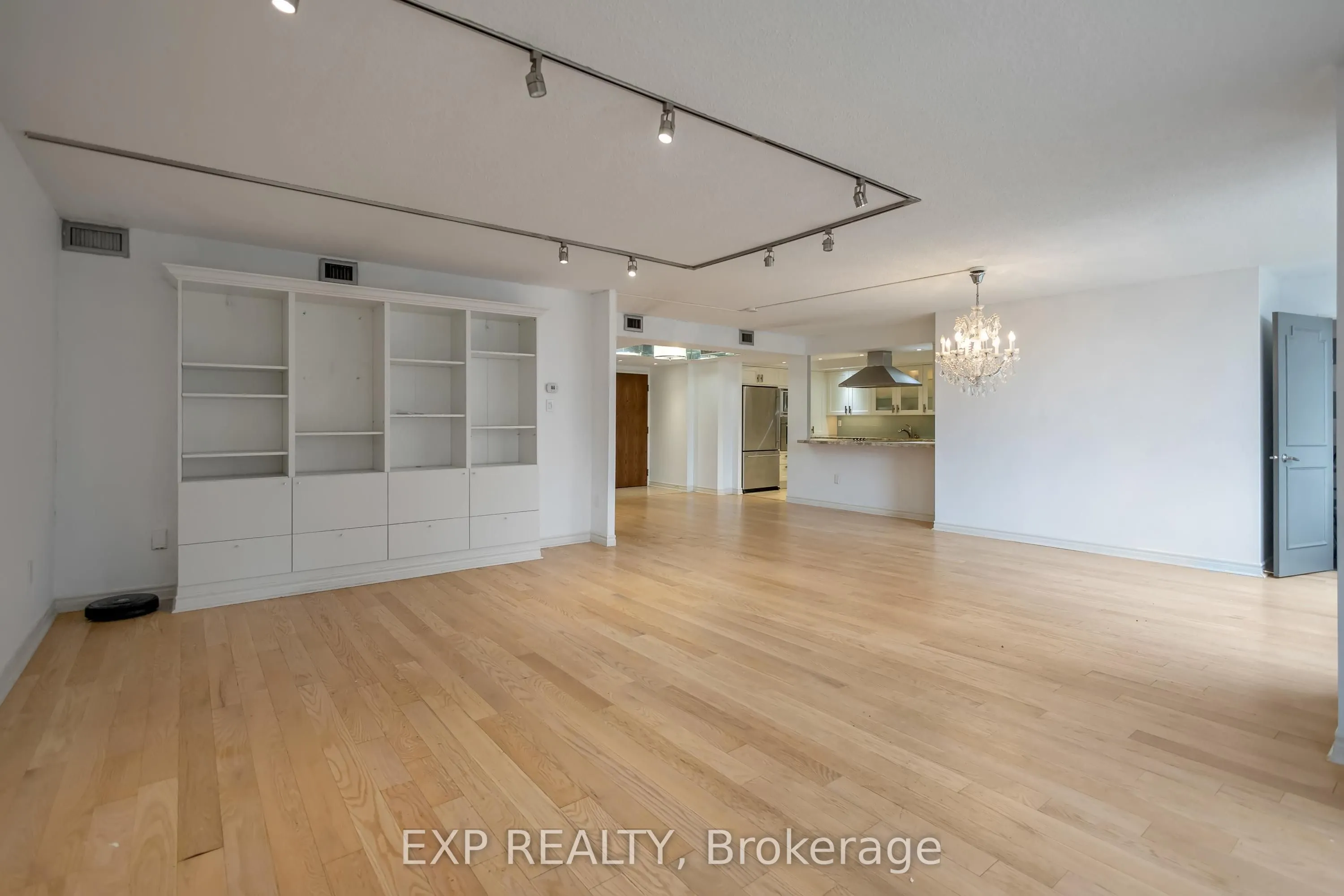 900 Yonge Street, #601