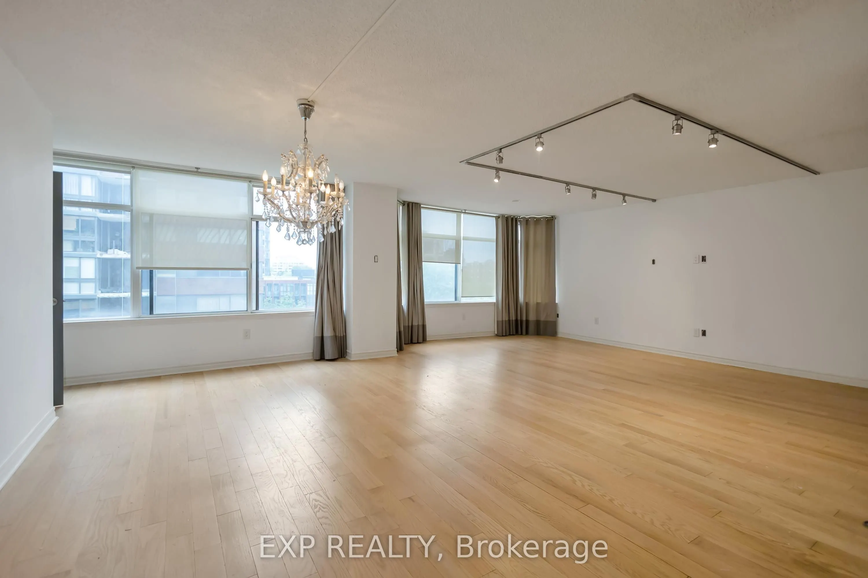 900 Yonge Street, #601
