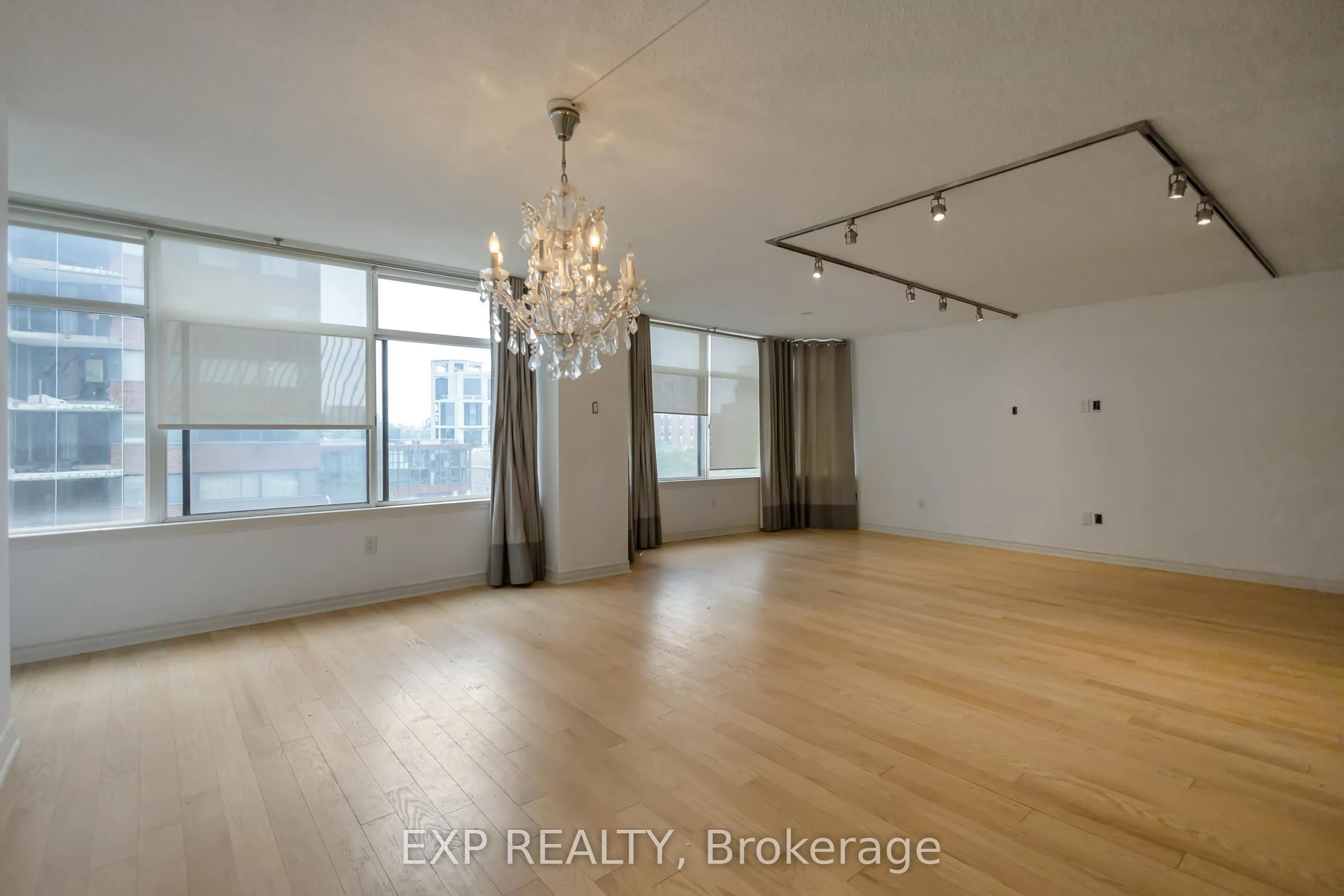 900 Yonge Street, #601