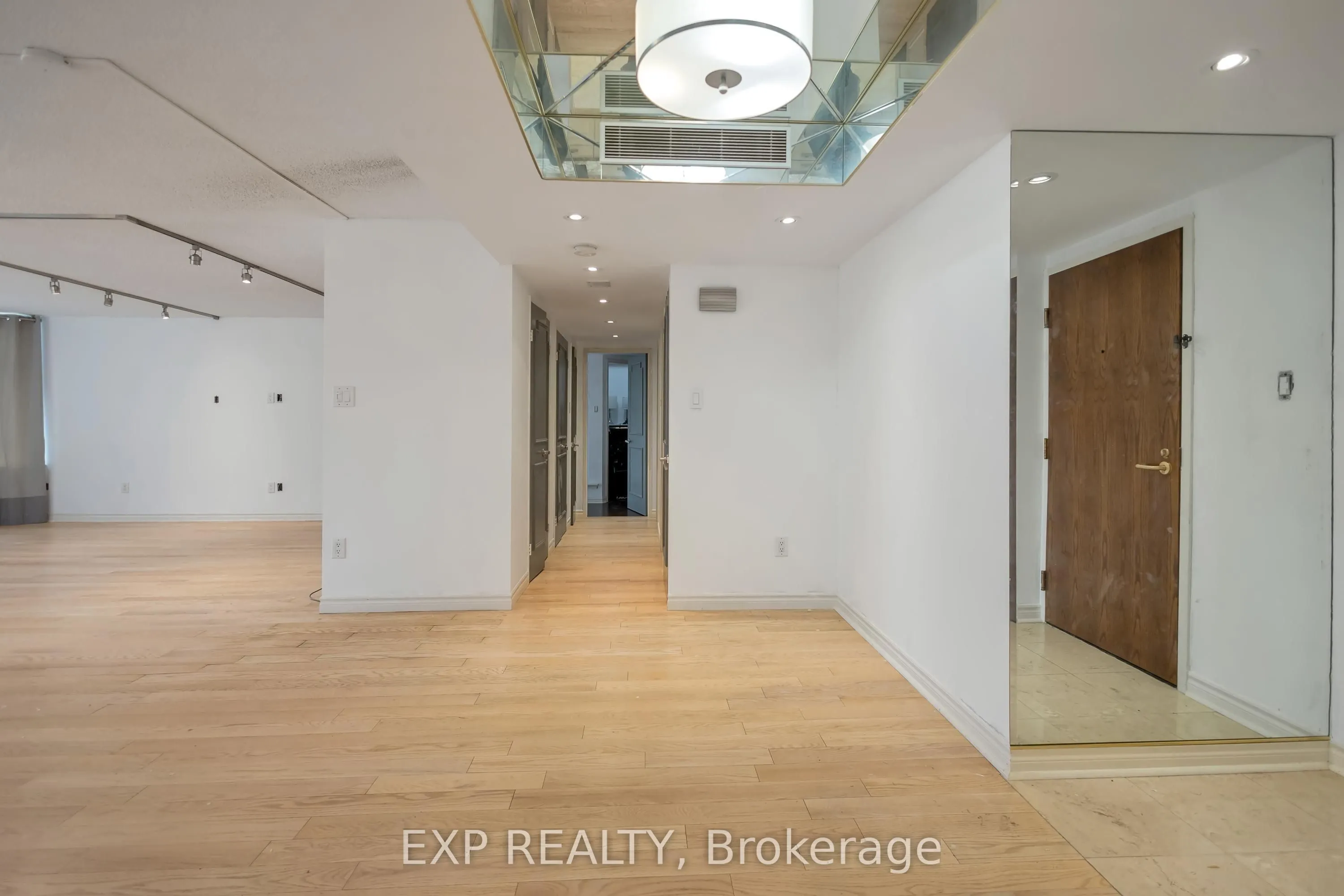 900 Yonge Street, #601