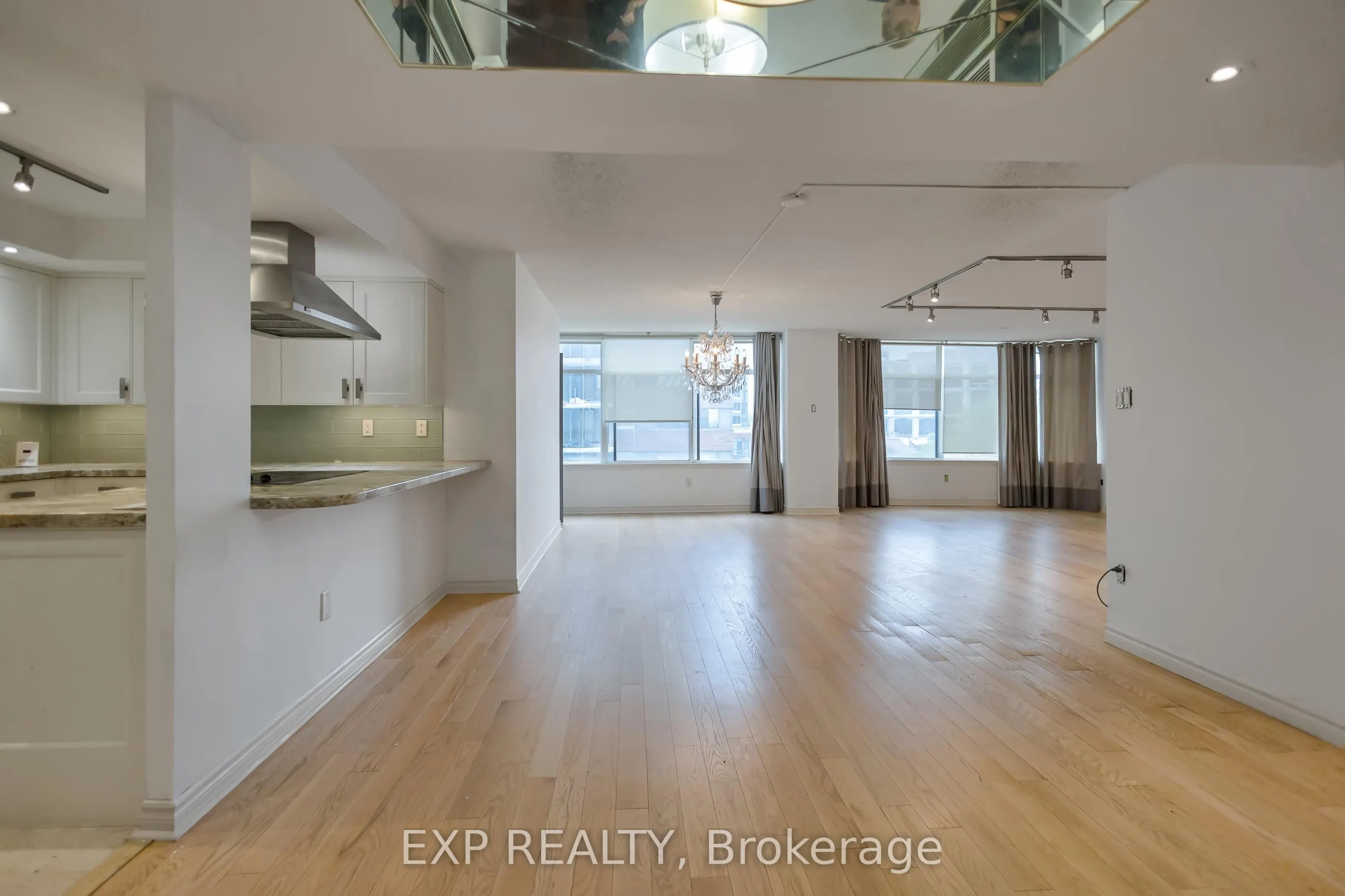 900 Yonge Street, #601
