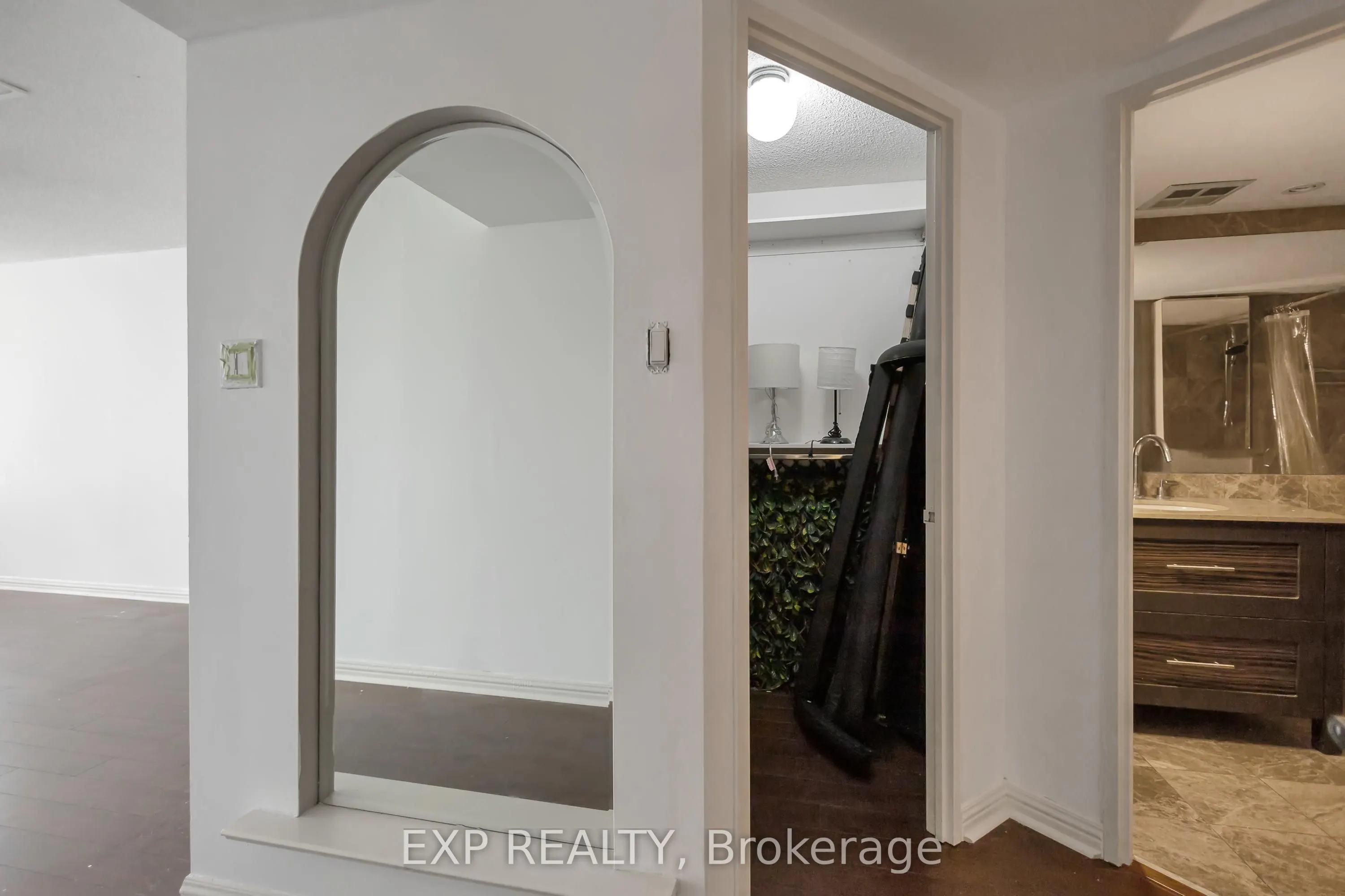 900 Yonge Street, #601