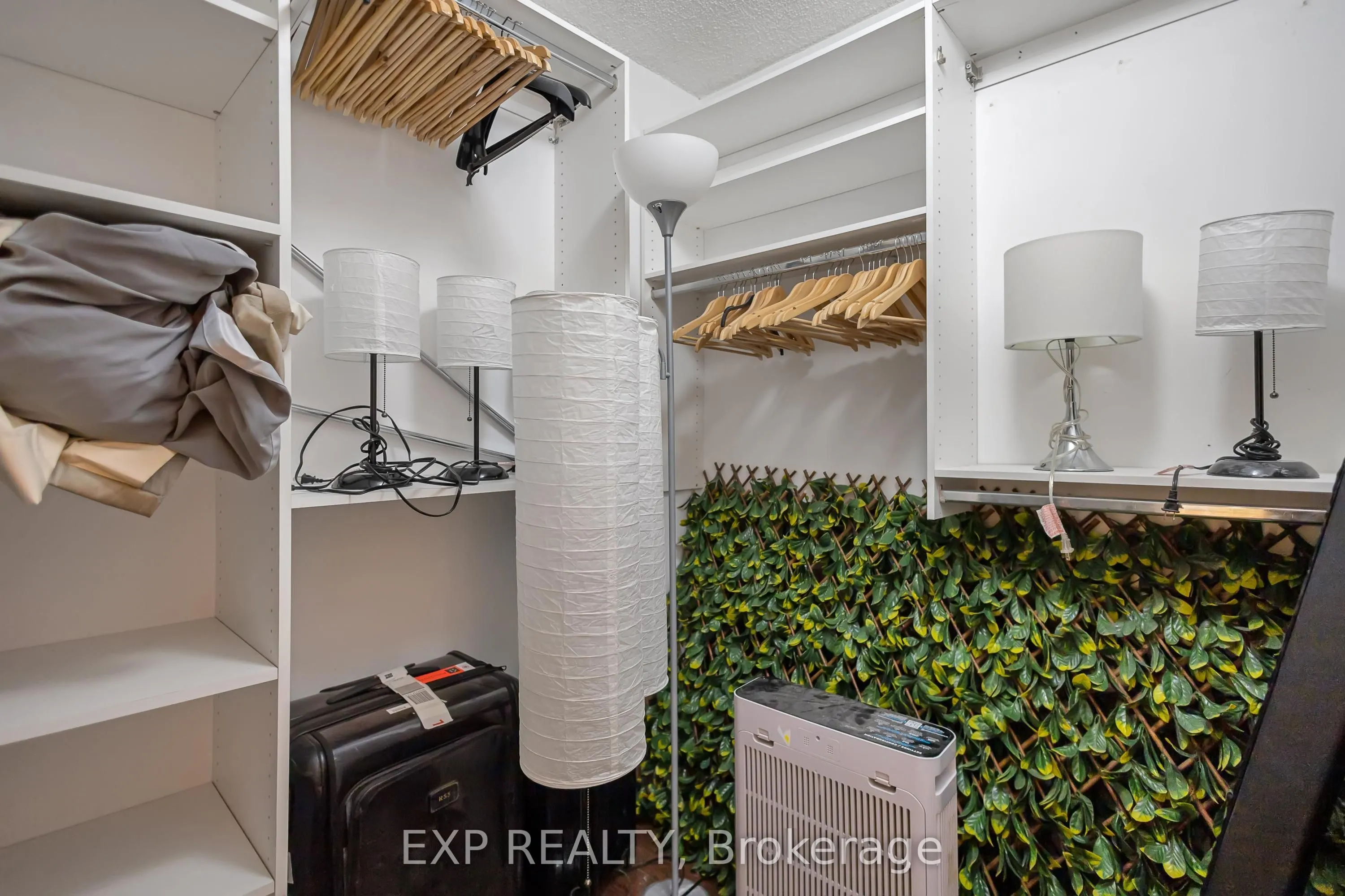 900 Yonge Street, #601