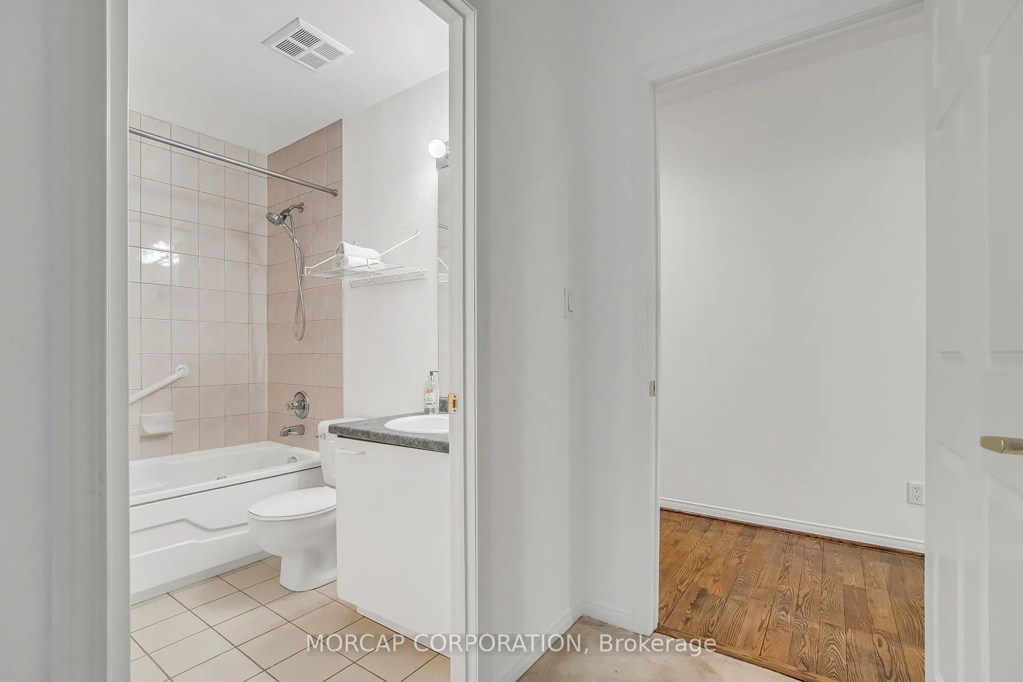 600 Eglinton Avenue E, #109
